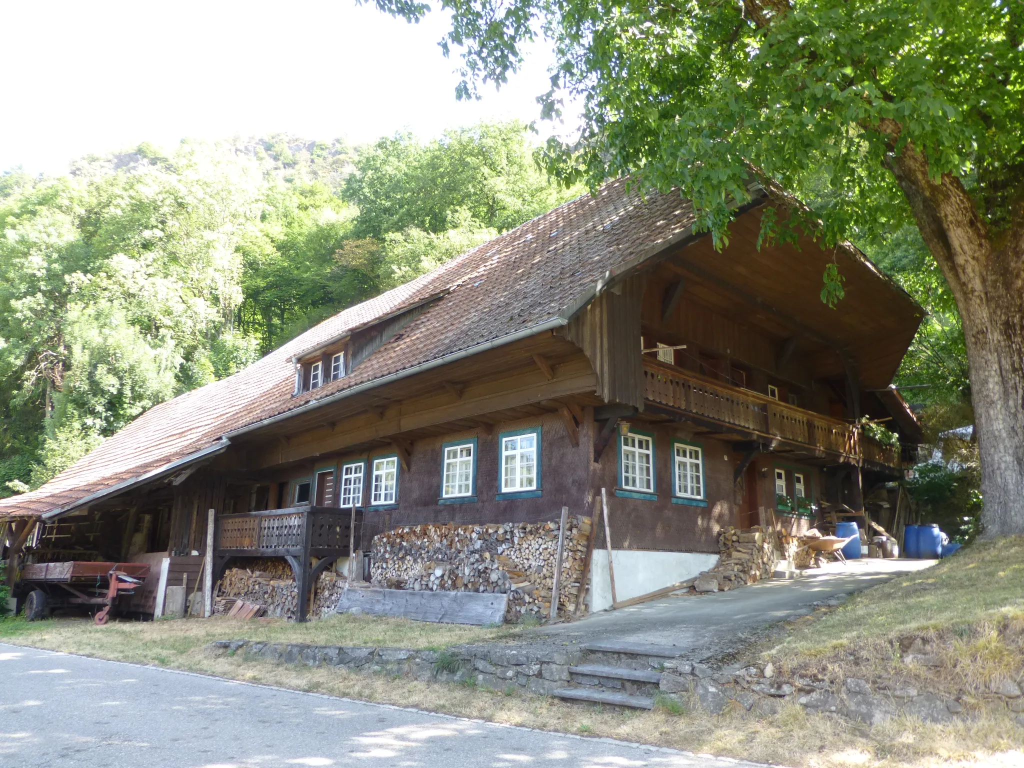 Photo showing: Black forest house in Utzenfeld, district Lörrach, Baden.