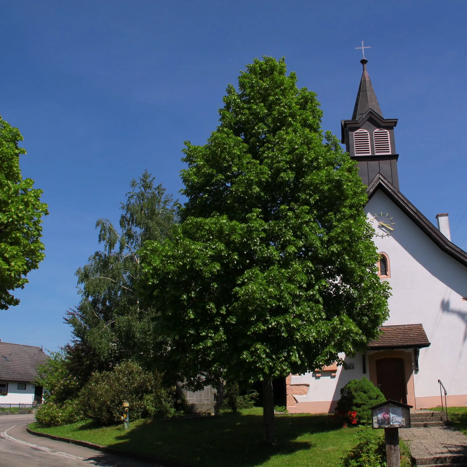 Photo showing: Hüsingen