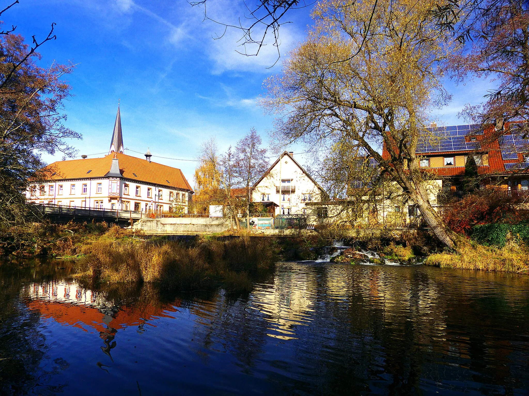 Photo showing: Town Hall