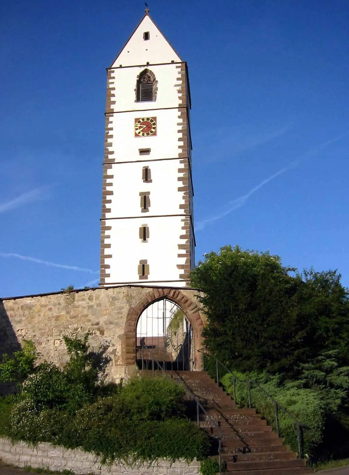 Photo showing: Remigiuskirche Bergfelden (Wehrkirche) Westansicht