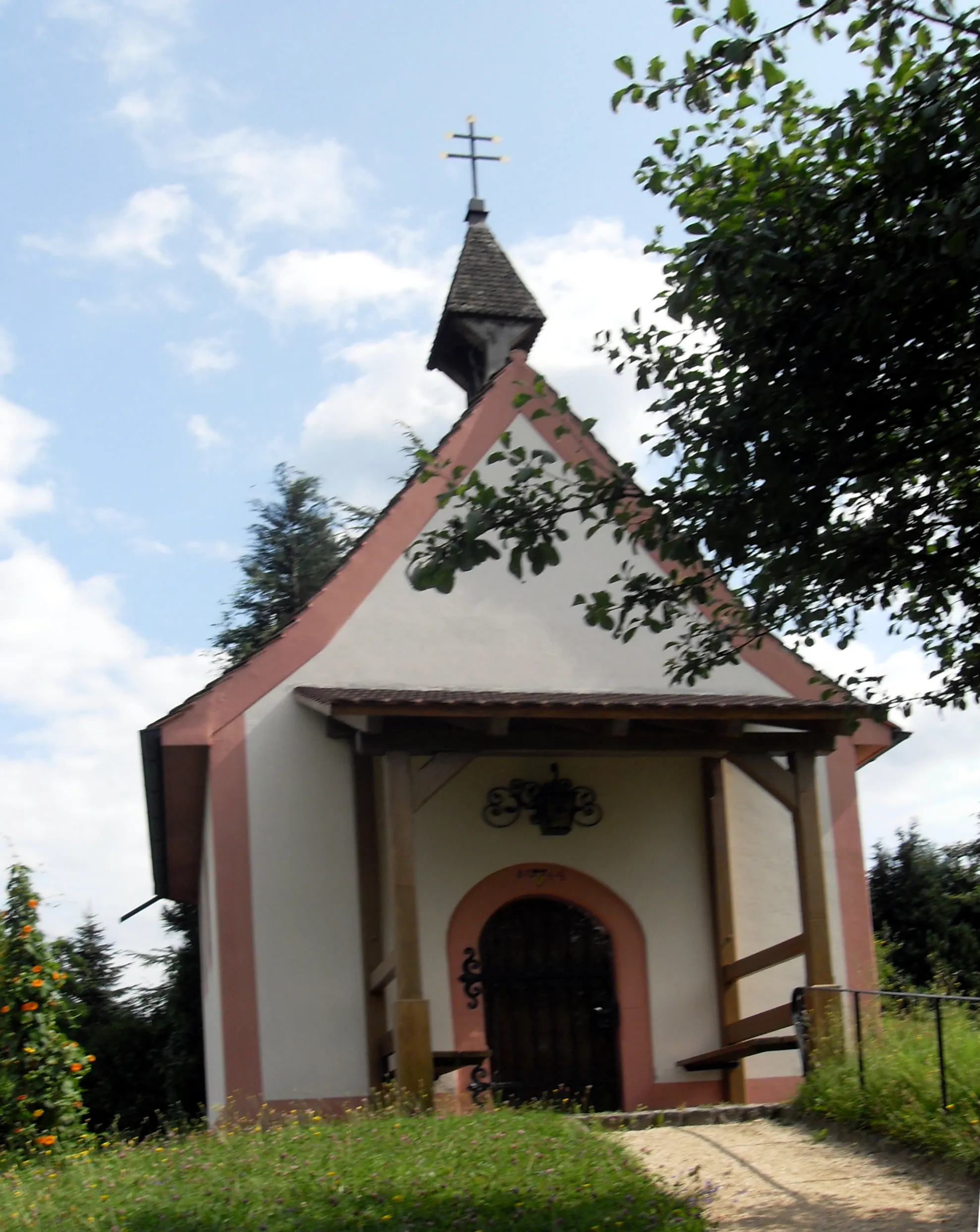 Photo showing: St. Leonhardts Kapelle in Wallhausen, Ortschaft Dettingen-Wallhausen, Stadt Konstanz