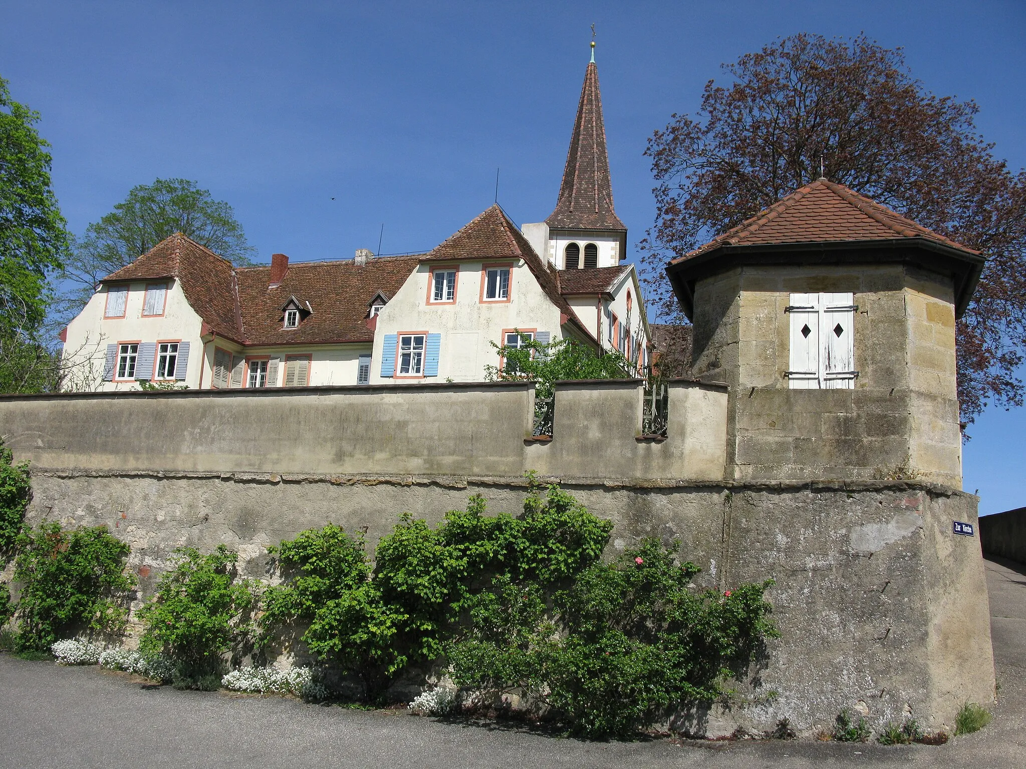 Photo showing: Schloss mit St. Leodegar in Bad Krozingen-Biengen