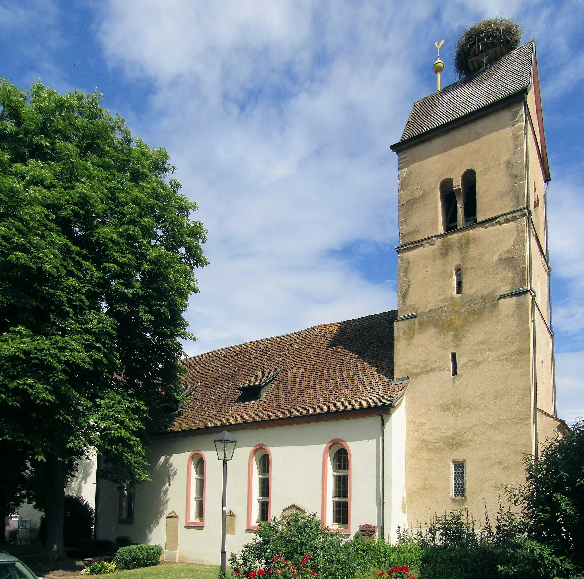 Photo showing: Südostseite der Katharinenkirche in Hügelheim