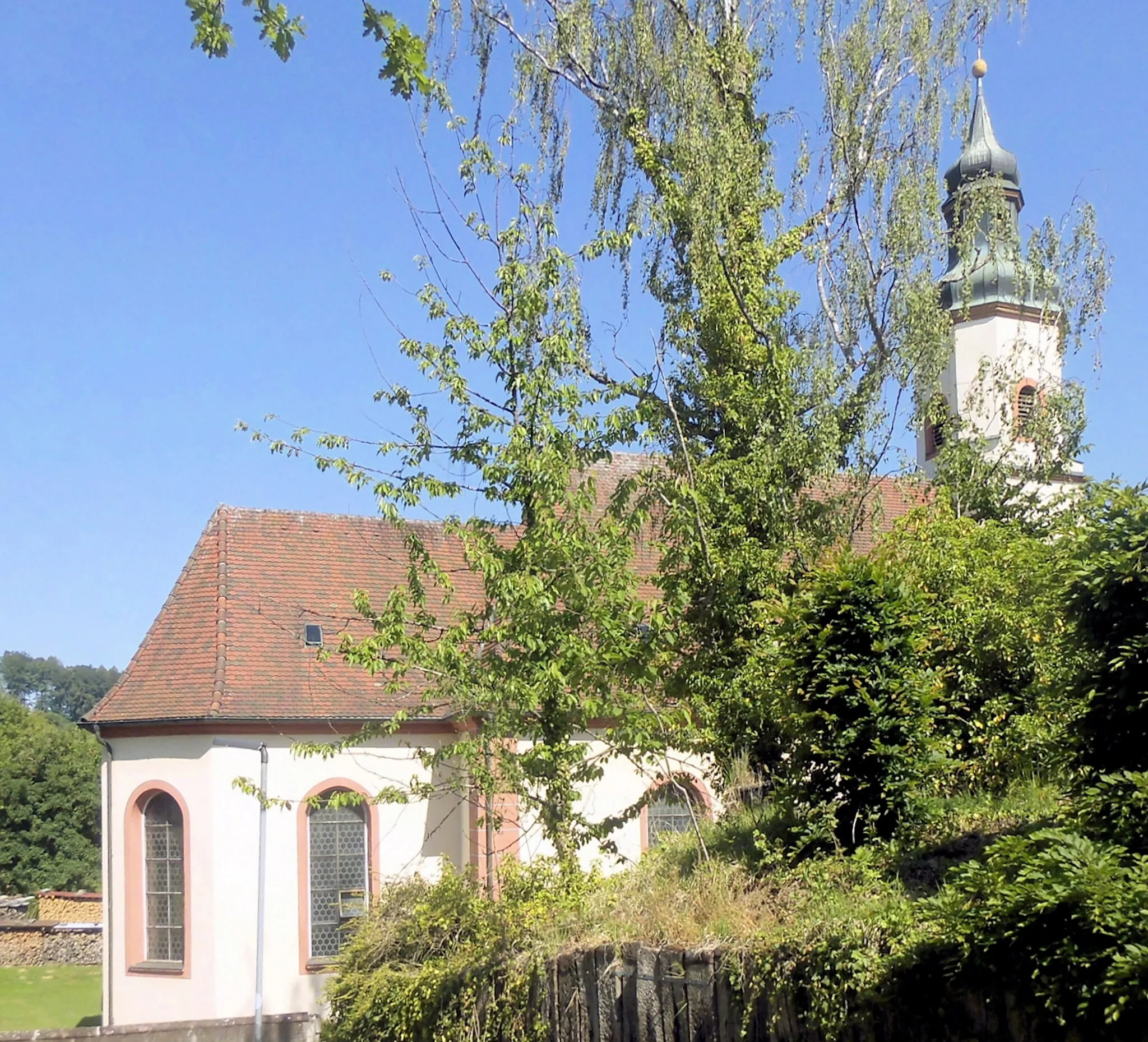 Photo showing: Südostseite der Kirche St. Sebastian in Bombach, Stadt Kenzingen, Deutschland