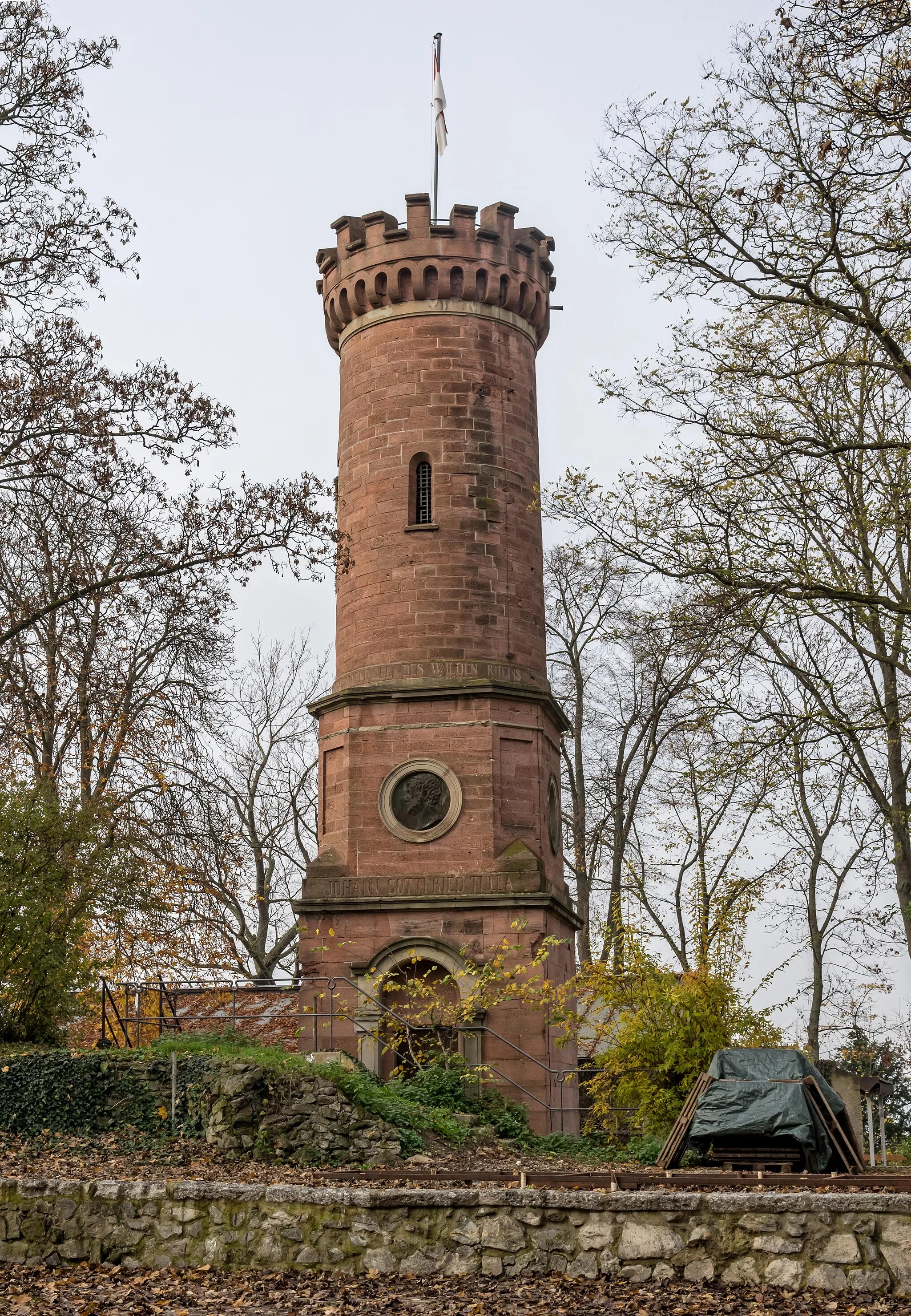 Photo showing: Bilder aus Breisach am Rhein

Der Münsterberg
Der Tullaturm auf dem Schloßplatz errichtet zu Ehren von Johann Gottfried Tulla