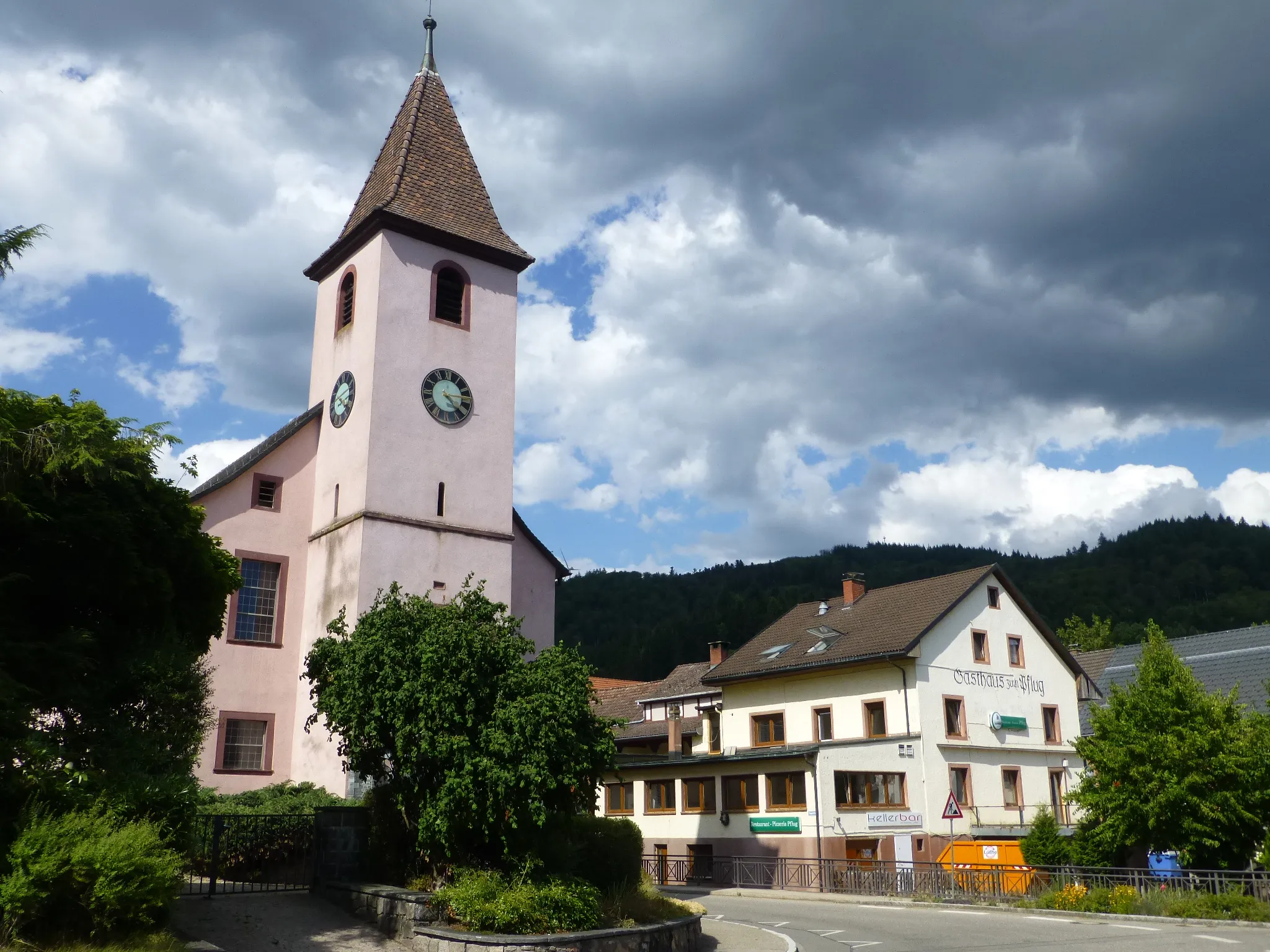 Photo showing: Hasel church and Gasthaus zur Pflug, district Lörrach, Baden