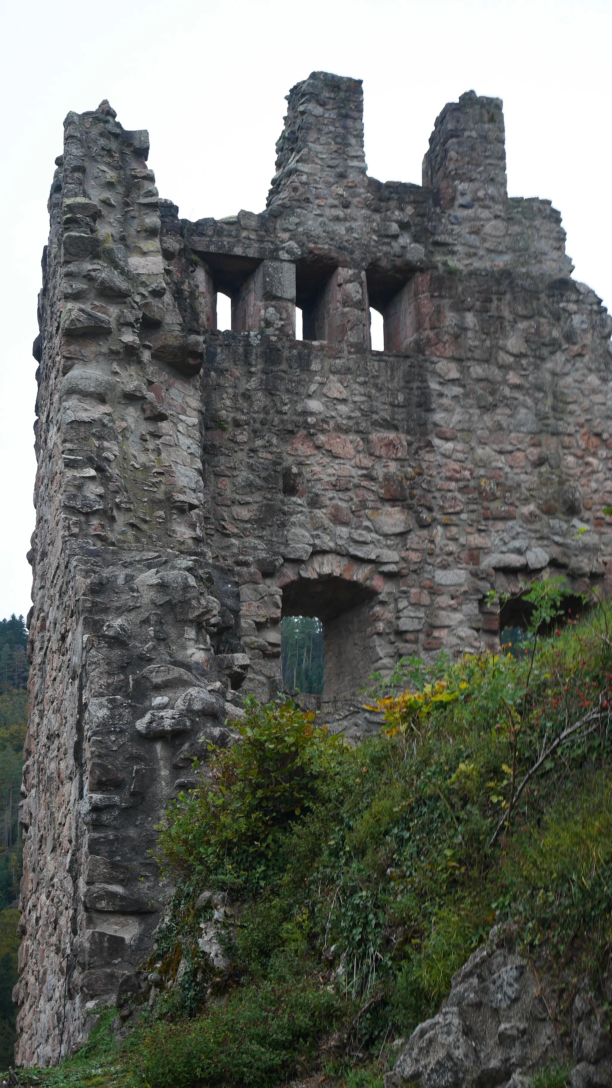 Photo showing: Ruine Schenkenburg Fenster innen