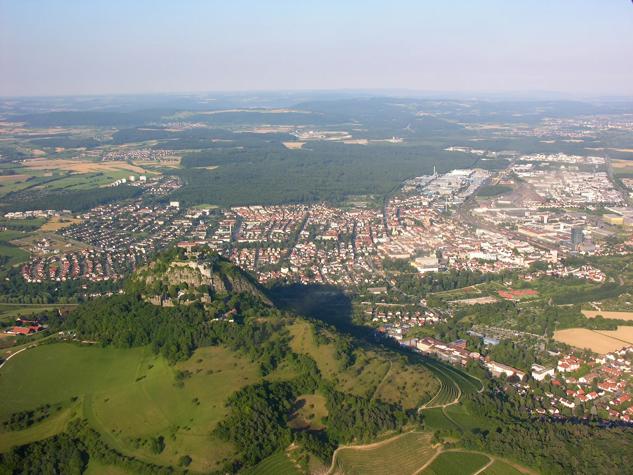 Photo showing: Aerial View of Hohentwiel and Singen