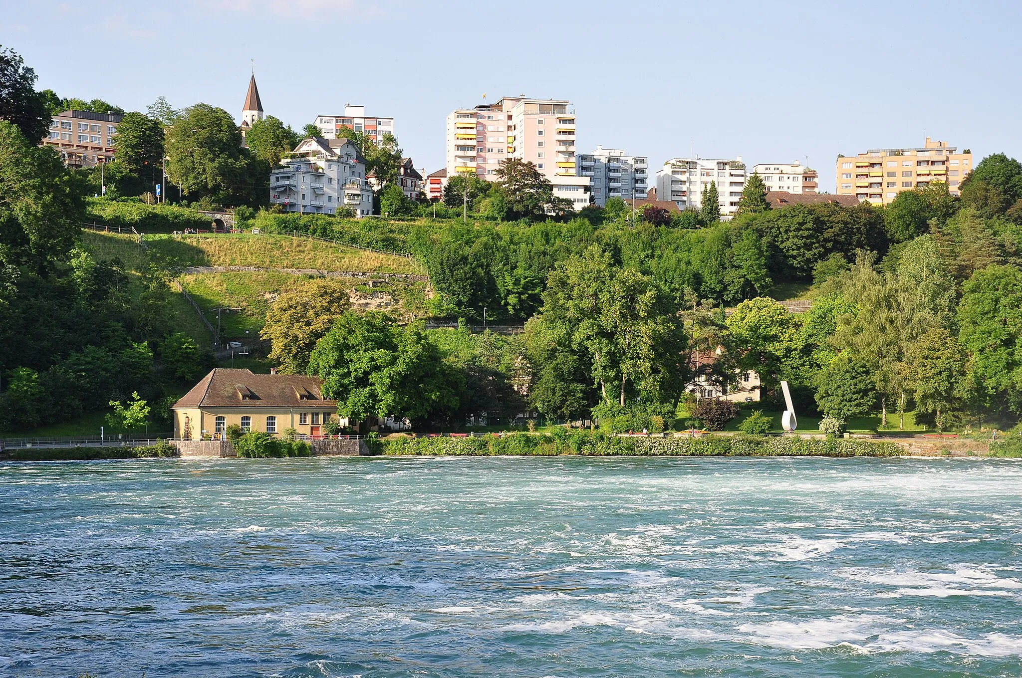 Photo showing: Neuhausen am Rheinfall as seen from Laufen-Uhwiesen (Switzerland)