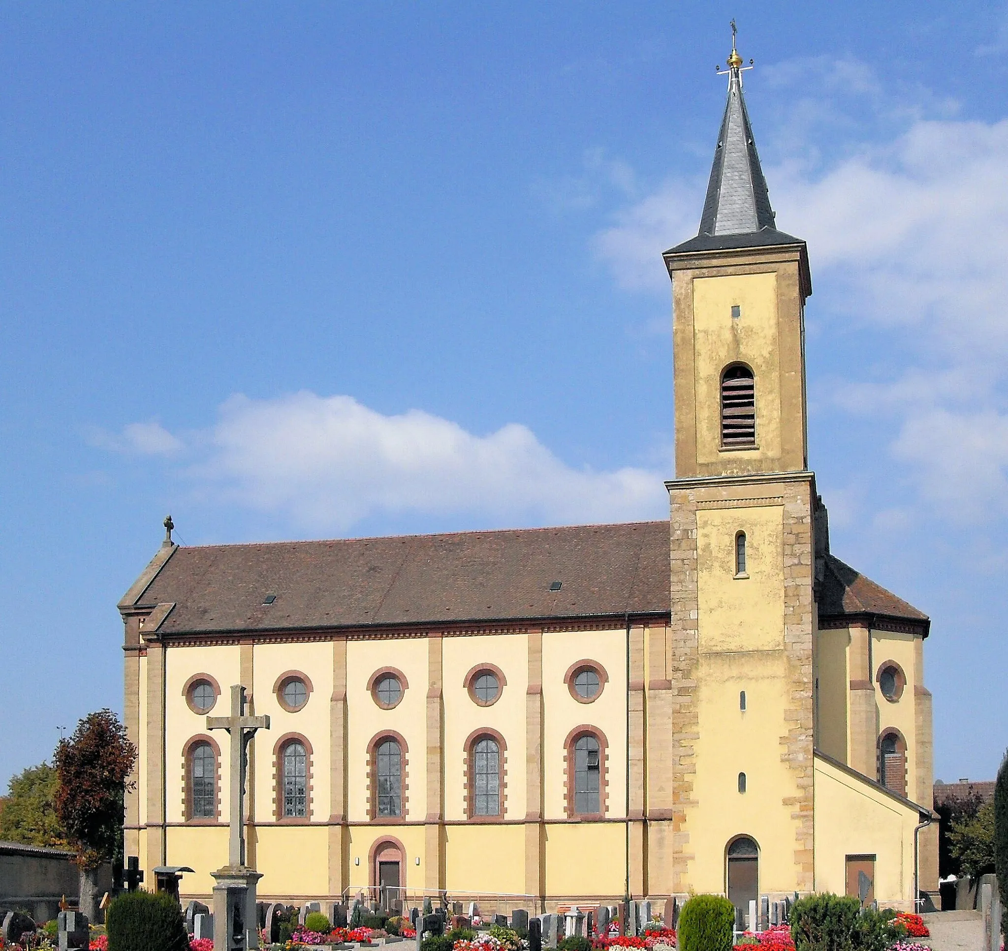 Photo showing: Südseite der Kirche St. Stephan in Hartheim-Bremgarten