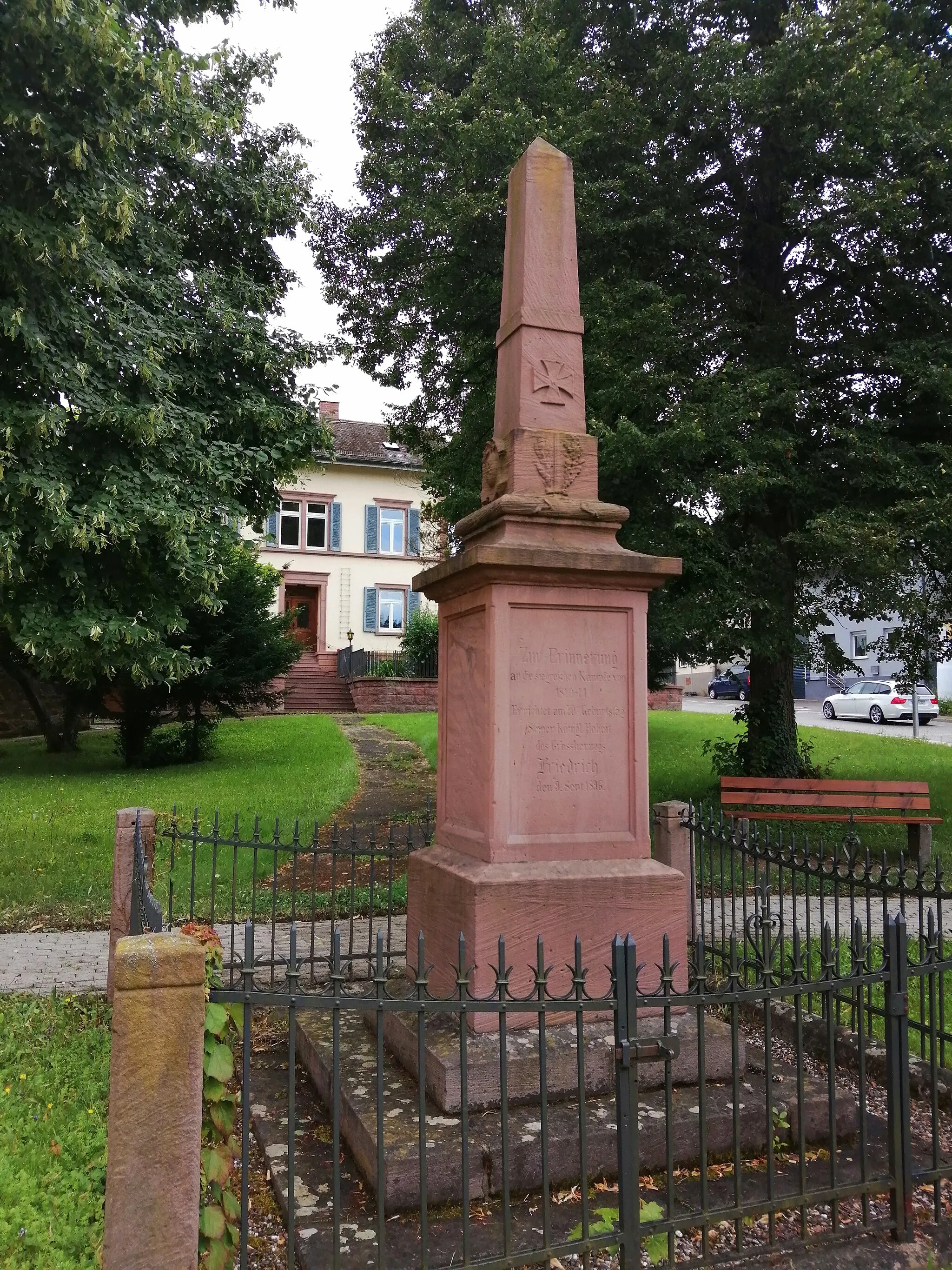 Photo showing: Kriegerdenkmal neben der Kirche in Sulz, Lahr/Schwarzwald