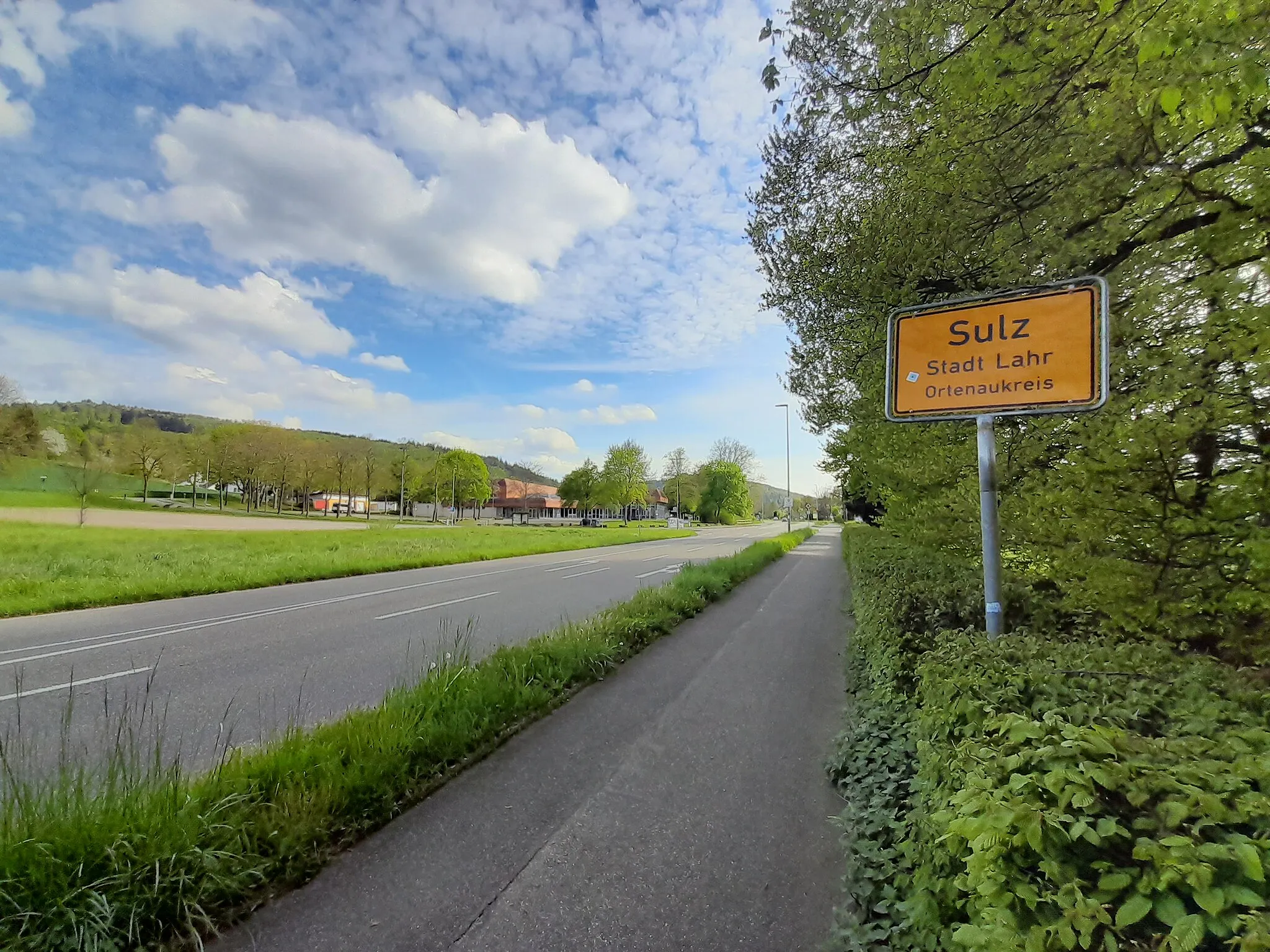 Photo showing: Kreisstraße 5352 mit Ortseingangsschild von Sulz, Stadt Lahr, Ortenaukreis