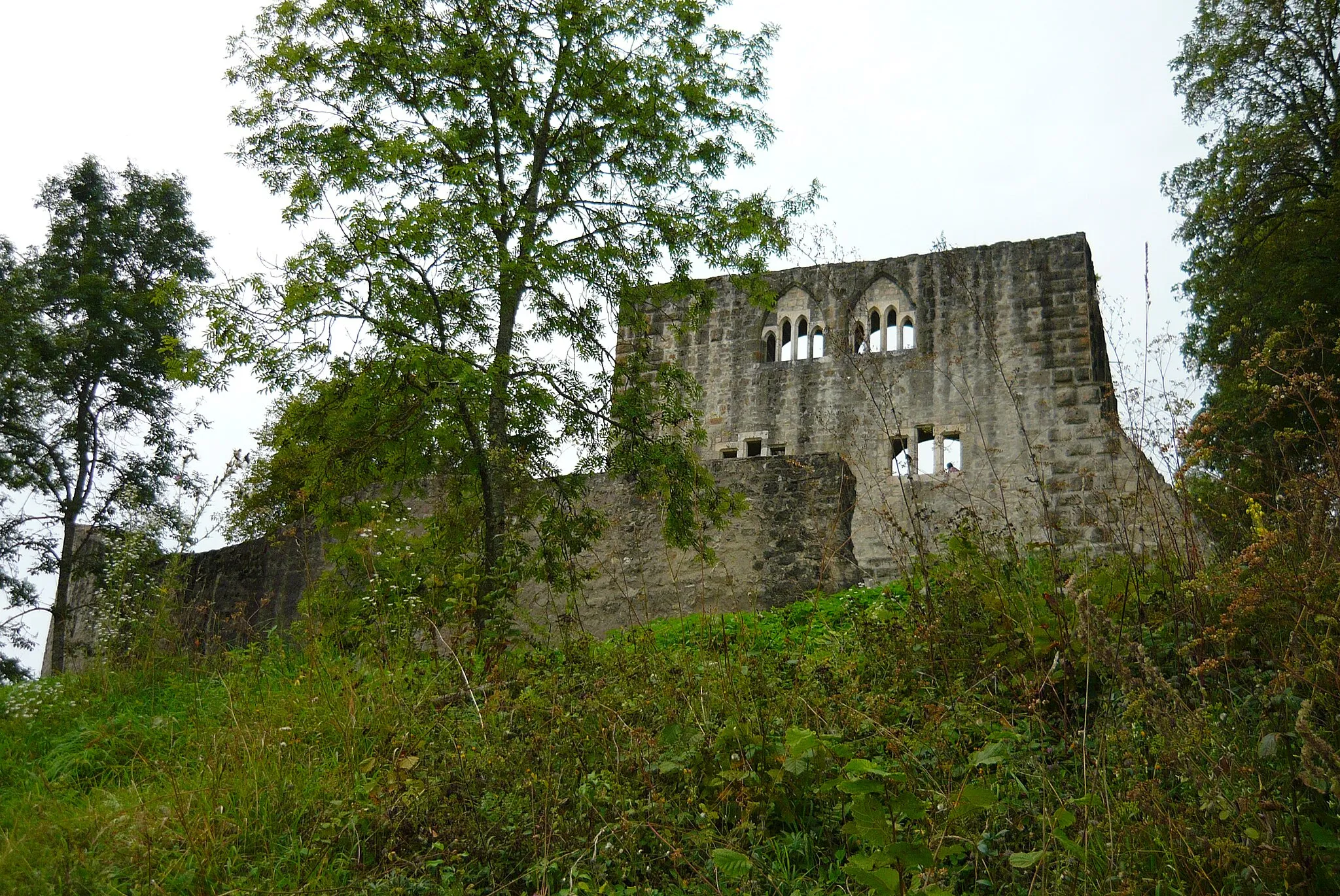 Photo showing: Burgruine Albeck, Ruins of Albeck Castle