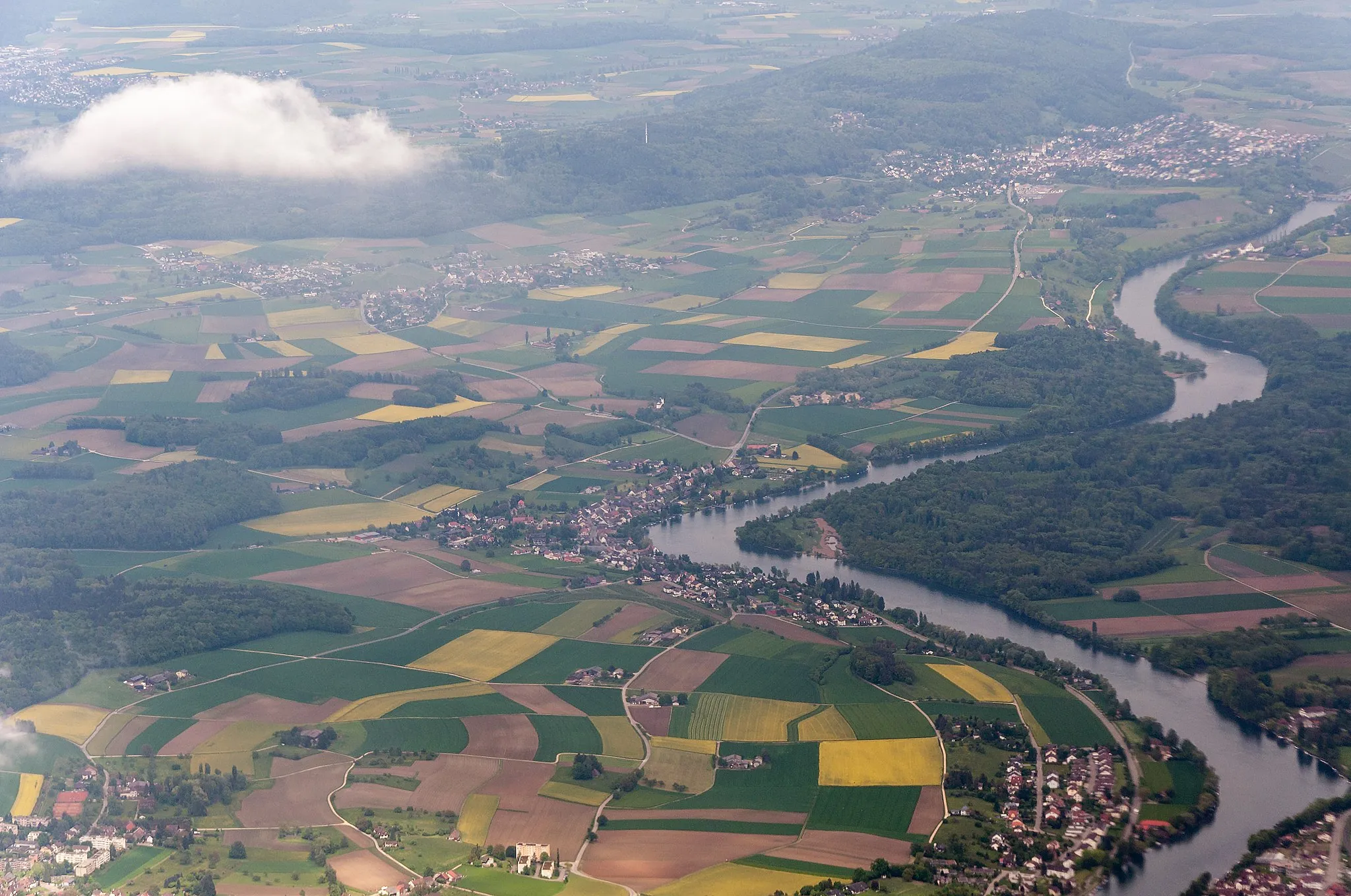 Photo showing: aerial view of the Rhine with Dörflingen, Büsingen and Gailingen