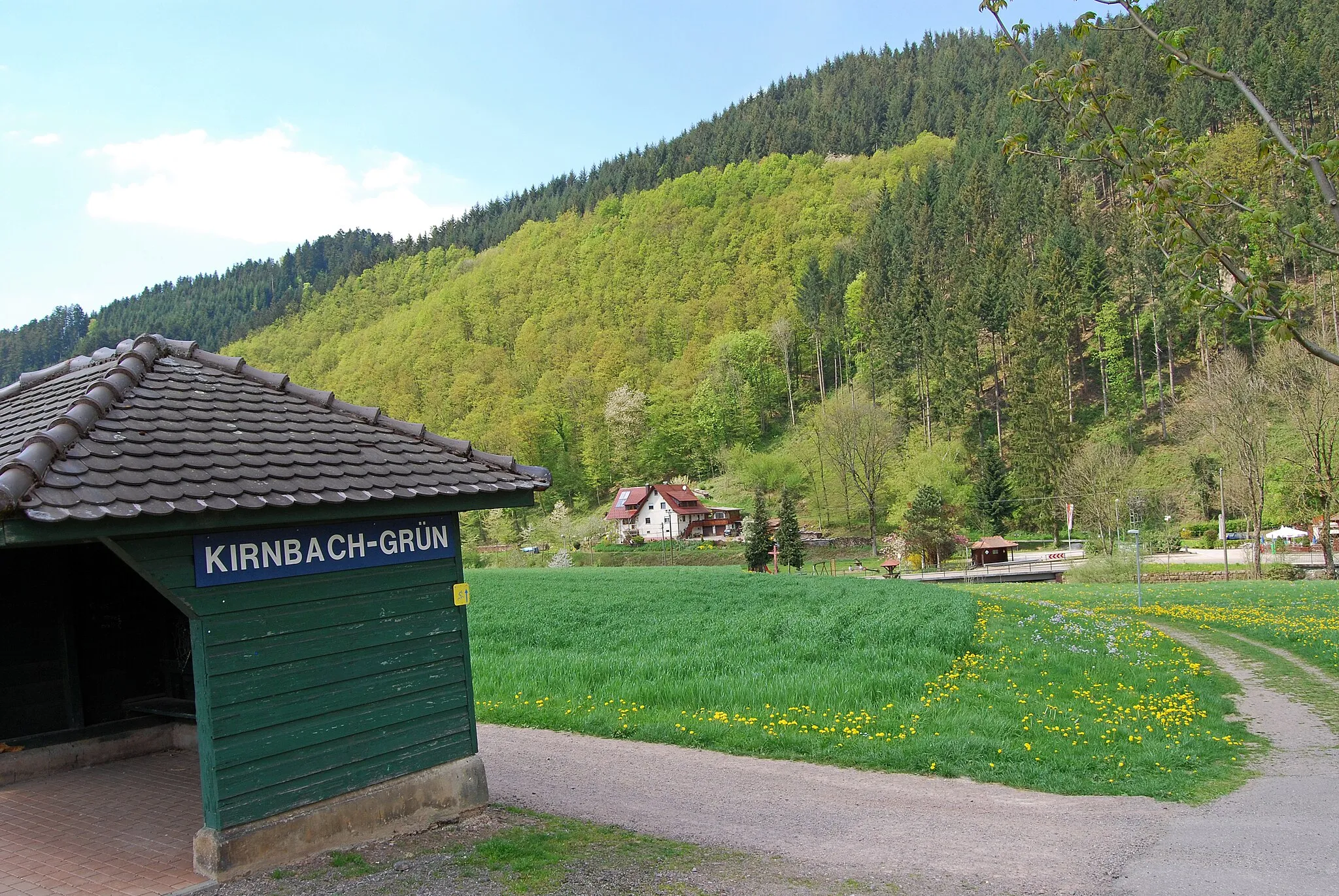 Photo showing: Bahnhof Kirnbach (Grün)