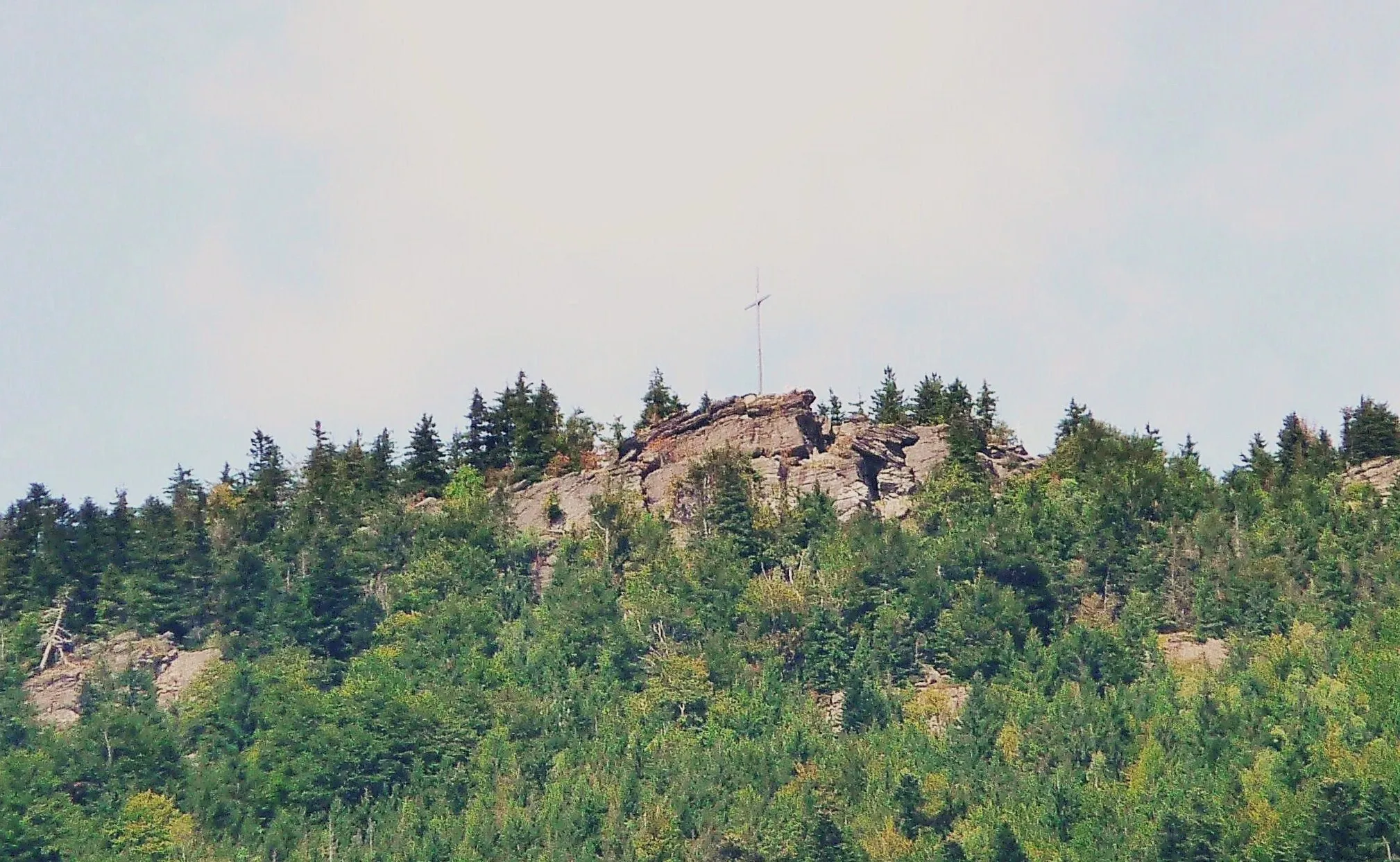 Photo showing: Der Gipfel des Kreuzfelsens aus südlicher Richtung