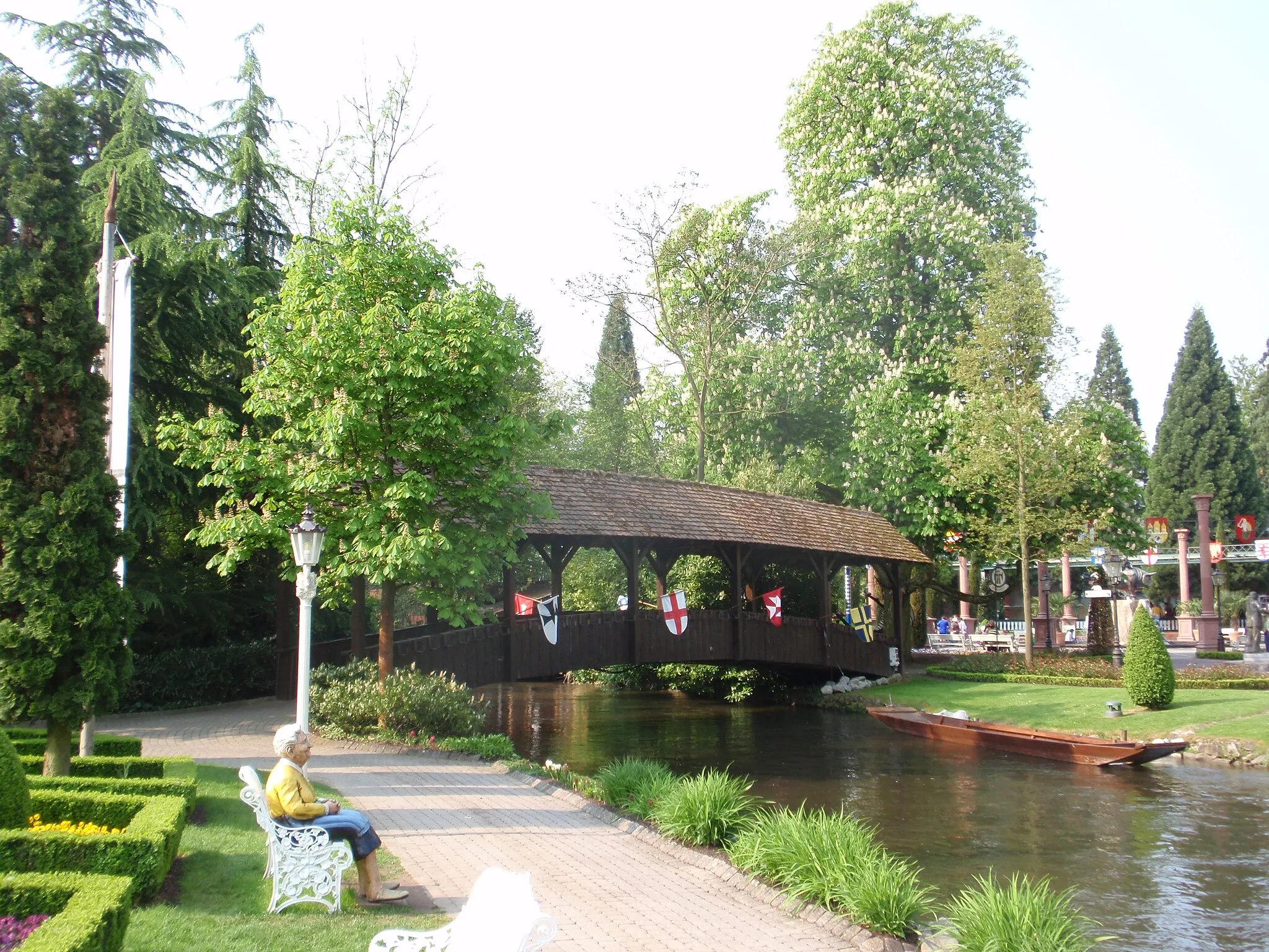 Photo showing: Alamannian bridge over the small river Elz in the theme area "Germany" of the Europa-Park Rust