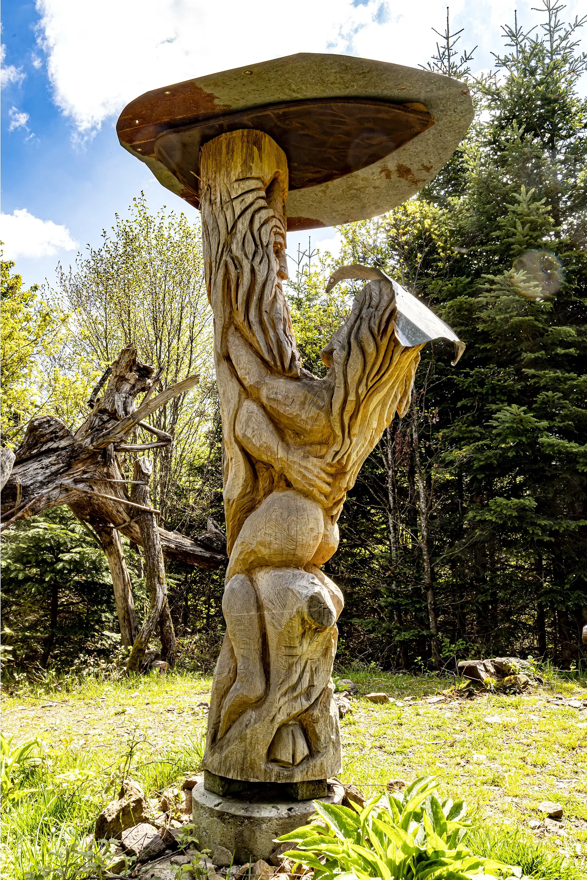 Photo showing: Skulpturen von Thomas Rees, hier Sündenfall, die  auf dem Kamelberg steht.
Eiche

Höhe 2.2m