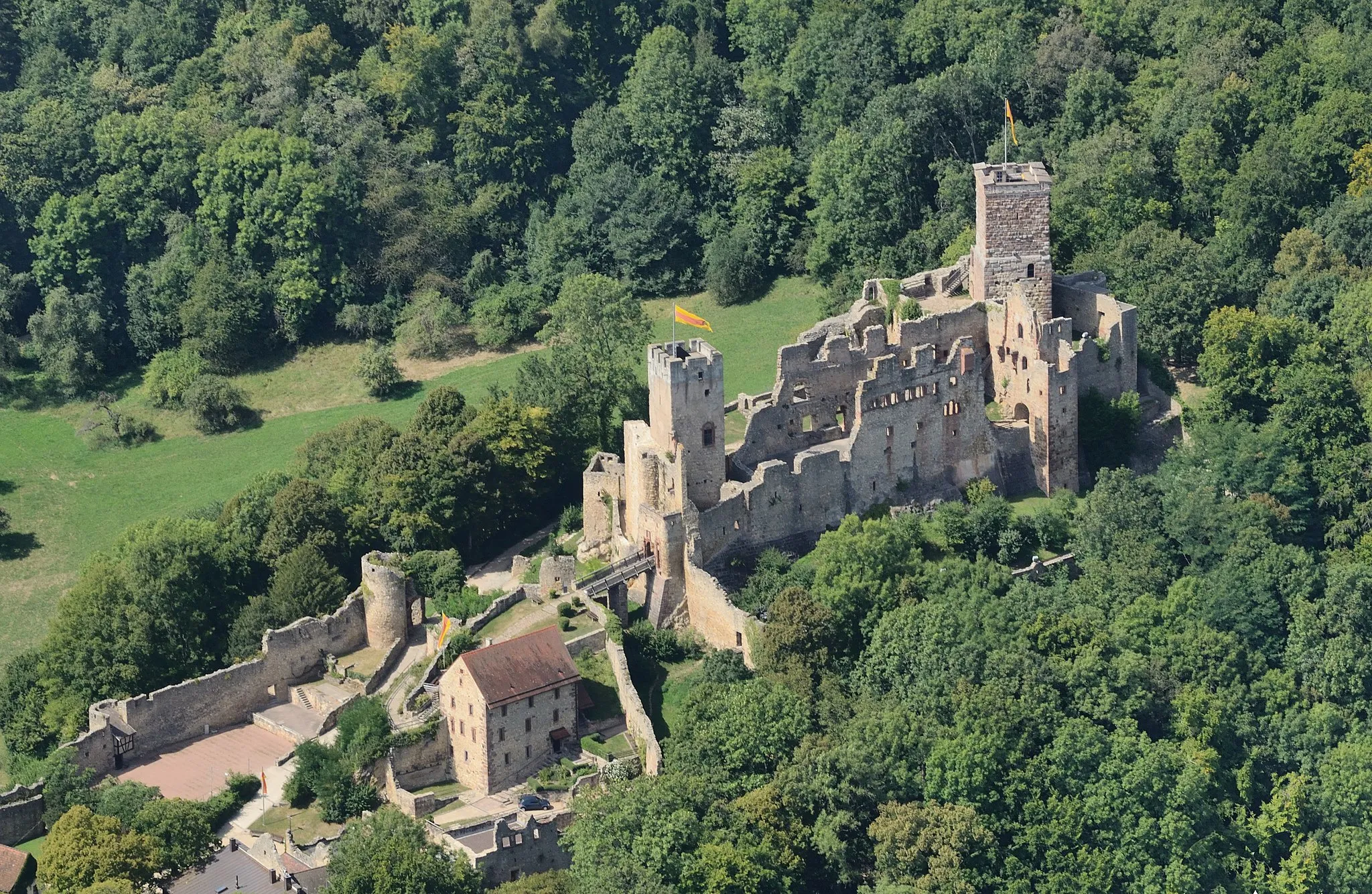 Photo showing: Lörrach: aerial view of Rötteln Castle