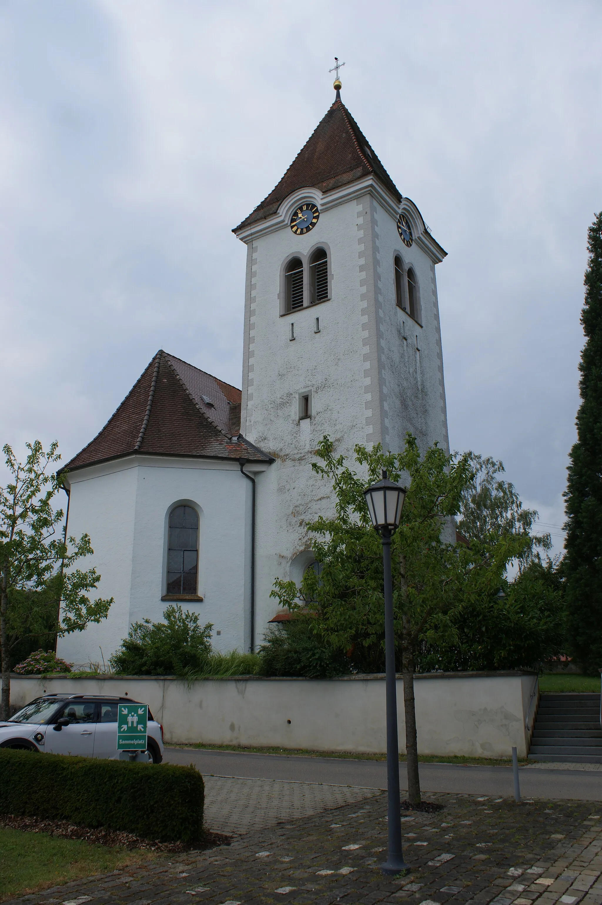 Photo showing: Parish church of St. Peter and Paul in the Herdwangen district in the municipality of Herdwangen-Schoenach in Baden-Wuerttemberg in Germany.
