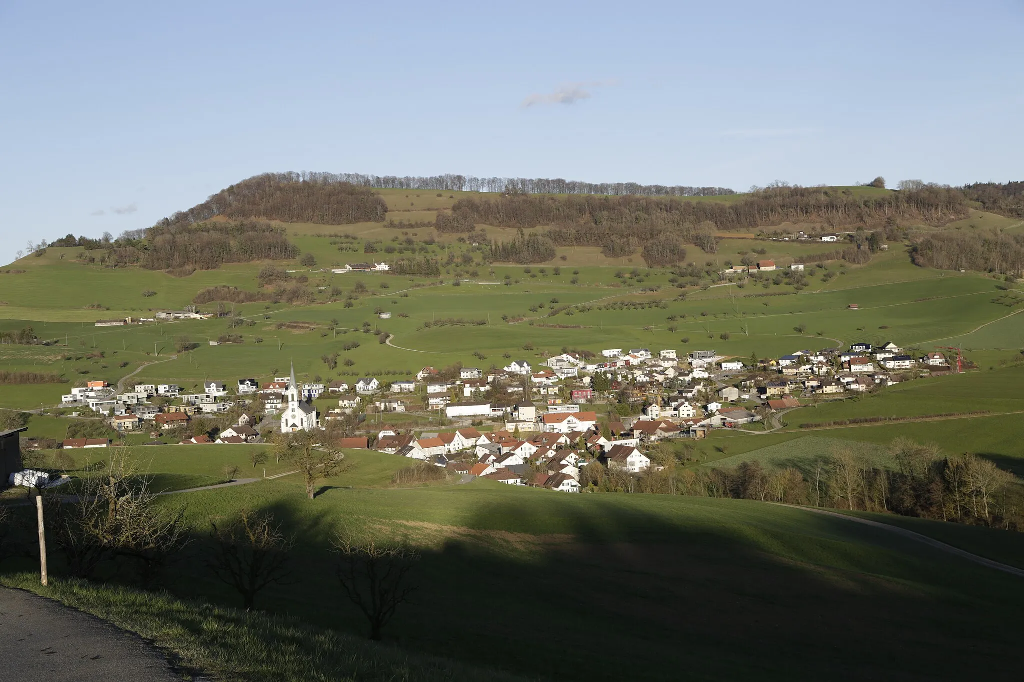 Photo showing: Blick auf den Ort Gansingen, Hauptort der gleichnamigen Aargauer Gemeinde