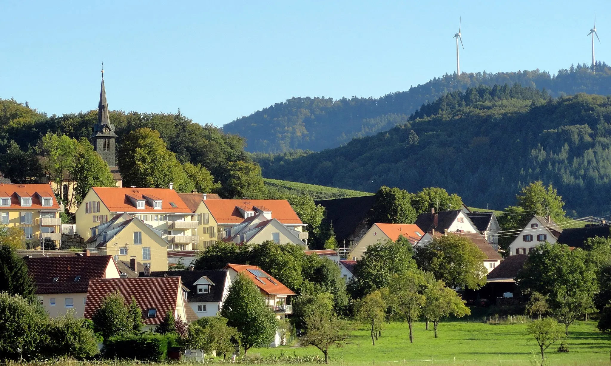 Photo showing: Heuweiler, im Hintergrund der Roßkopf