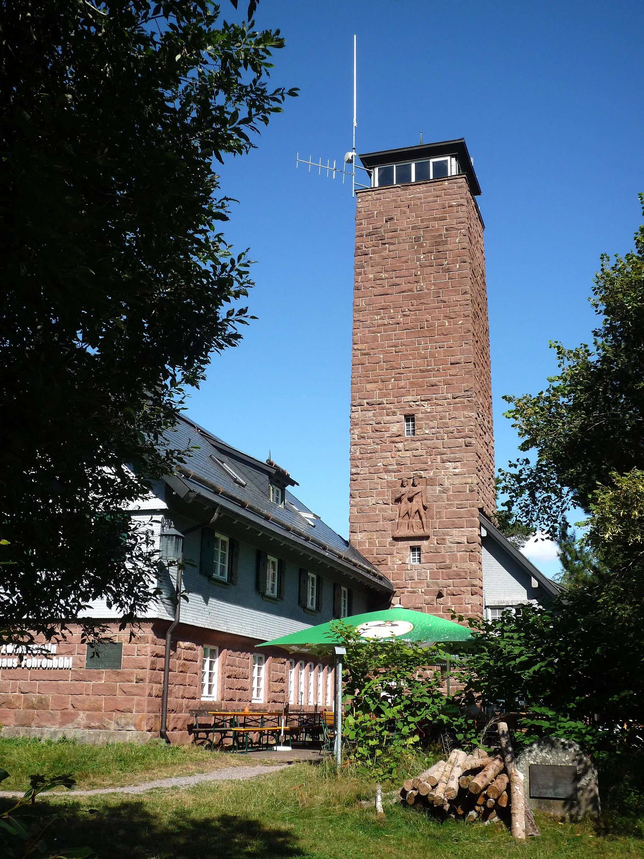 Photo showing: Turm beim Fohrenbühl-Gedächtnishaus auf dem Mooswaldkopf, Gemeinde Lauterbach (Schwarzwald)