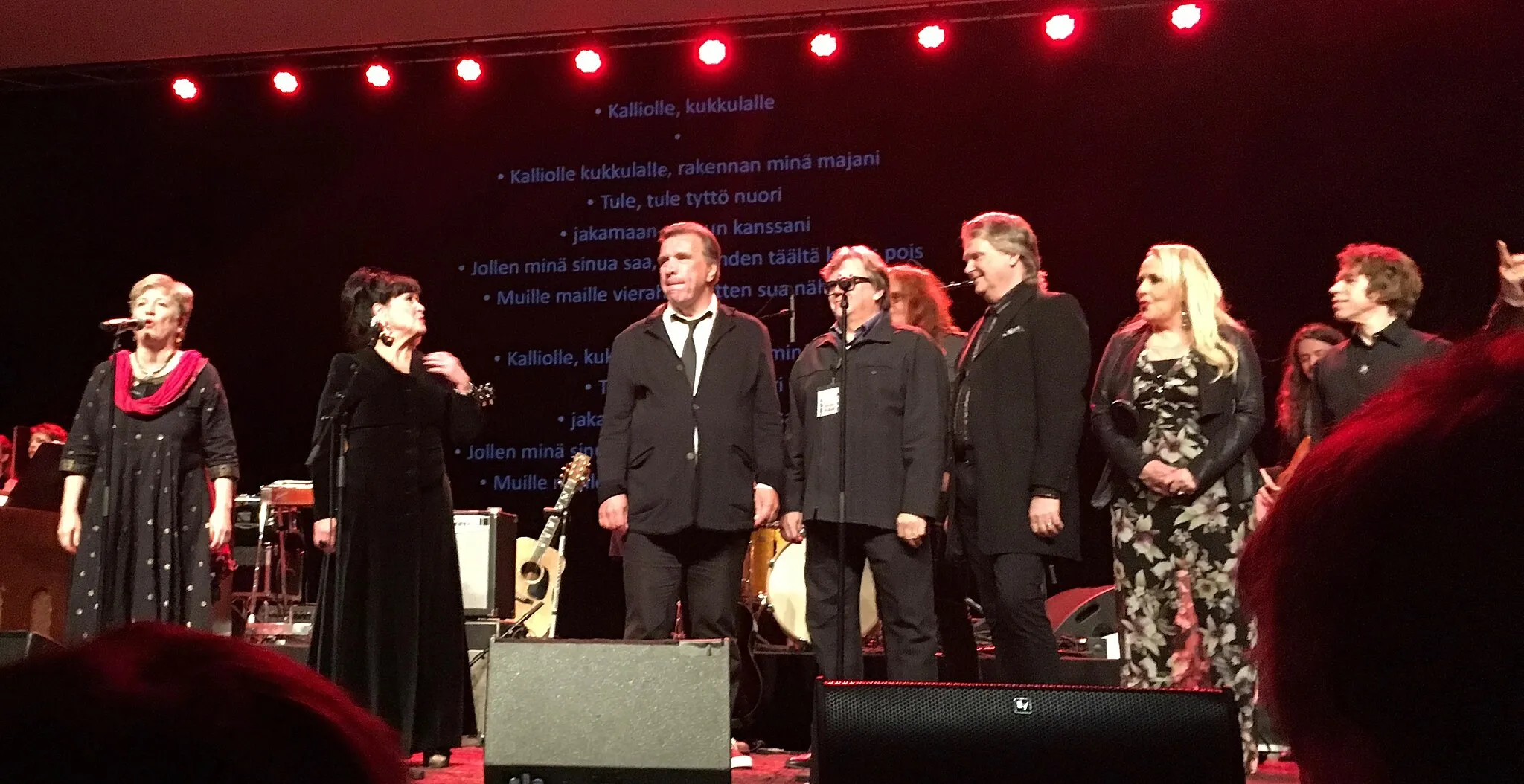 Photo showing: 50 vuotta Lovea 24.11.2016. Love Recordsin tähtiä: Eija Ahvo, Sinikka Sokka, Harri Saksala, Mikko Alatalo, Pepe Willberg, Maarit ja Sami Hurmerinta.