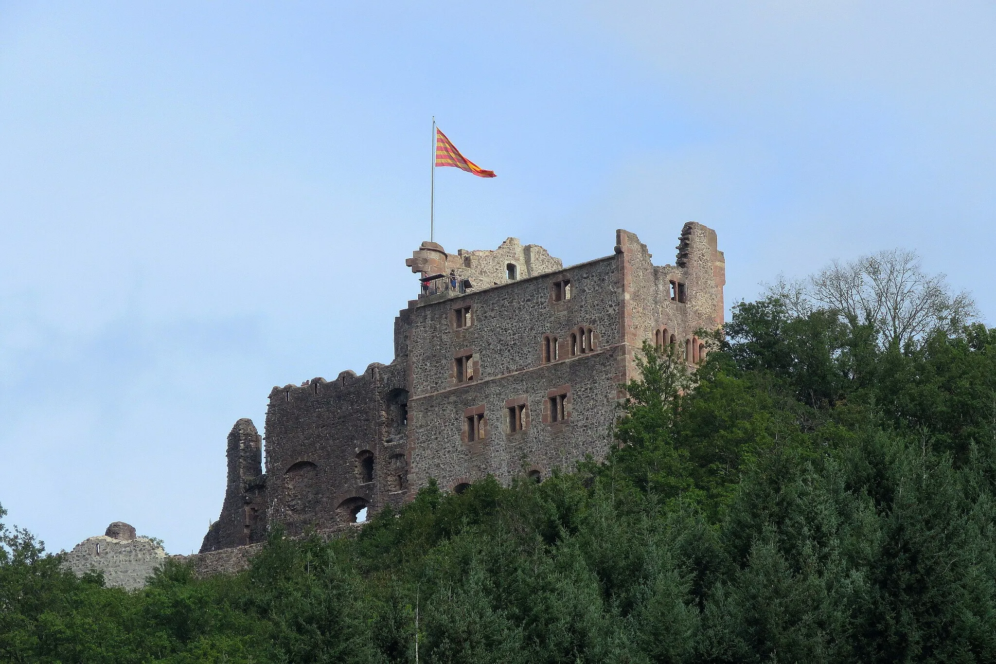 Photo showing: Castle ruin Hohengeroldseck on the B415 on the Schoenberg between the Schuttertal and the Kinzigtal.