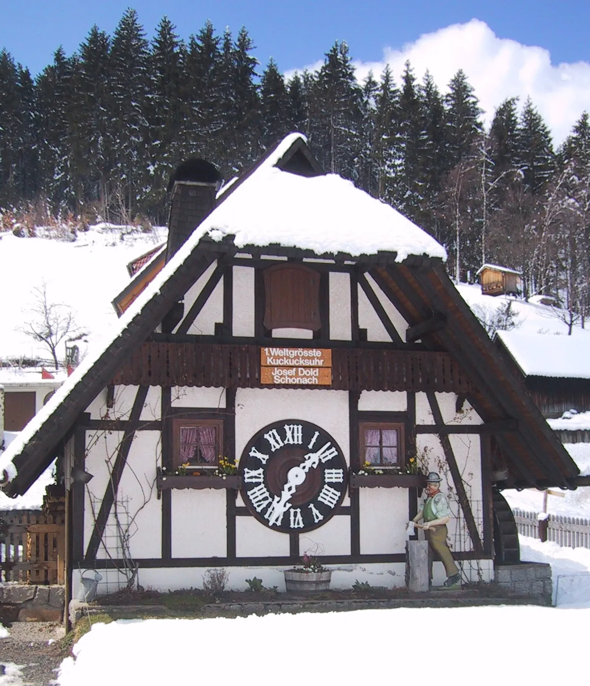 Photo showing: Kuckucksuhr im Maßstab 50:1 in Schonach im Schwarzwald
Description: Coockoo clock scale 50:1 in Schonach, Black Forest, Germany
Source: self taken picture
Fotograf/Picture by: Siegfried Wessler
Datum/Date: 11. April 2006