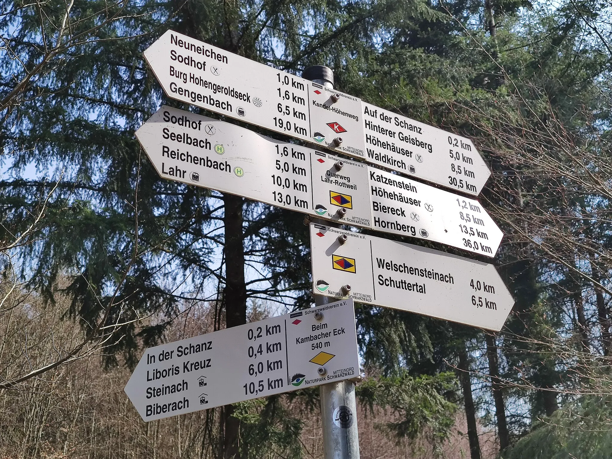 Photo showing: Wegweiser „Beim Kambacher Eck“ des Schwarzwaldvereins