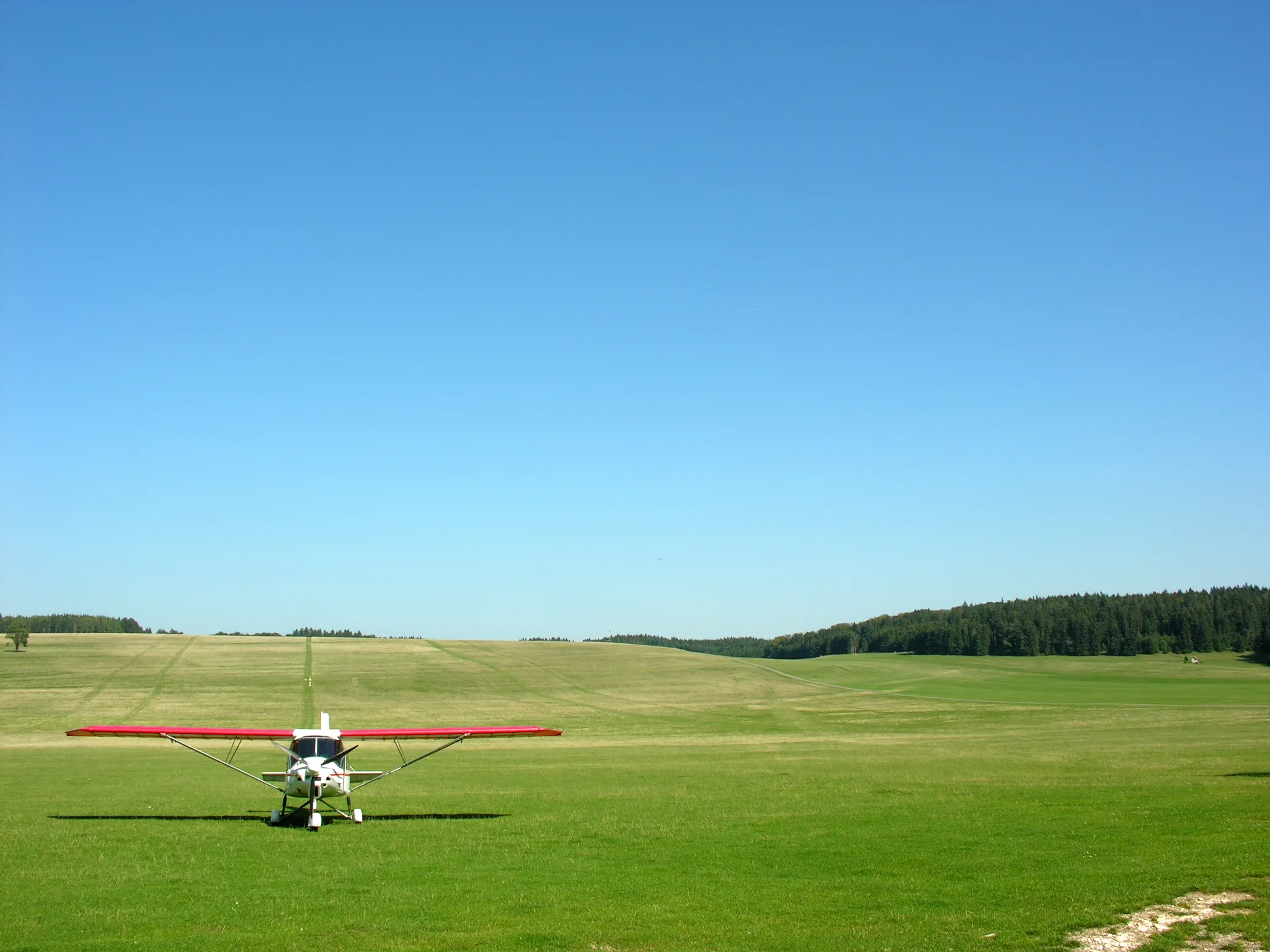 Photo showing: Germany, Baden-Württemberg,

Klippeneck airfield