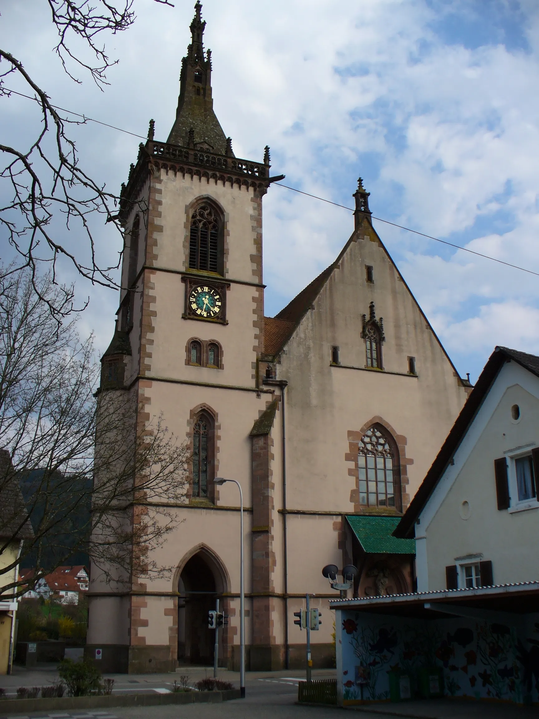 Photo showing: Beschreibung / description: Wallfahrtskirche "Maria Krönung" in Lautenbach, Deutschland / Pilgrimage church "Maria Krönung" at Lautenbach, Germany

Quelle / source: selbst fotografiert am / self made at 03. April 2005
Fotograf / photographer: User:Kerish
Lizenz / licence: