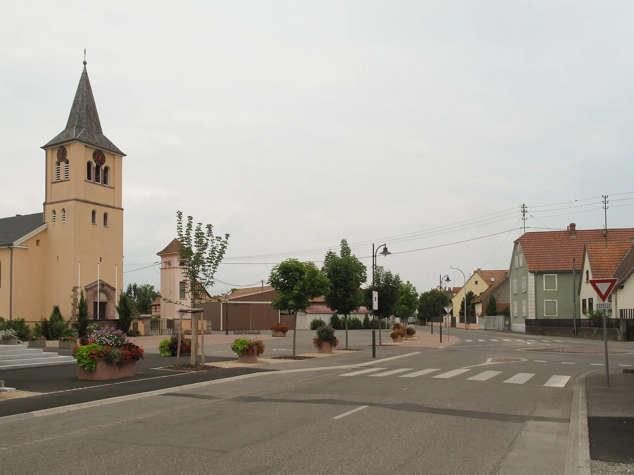 Photo showing: Durrenentzen, church (l'église Saint-Blaise) in the street
