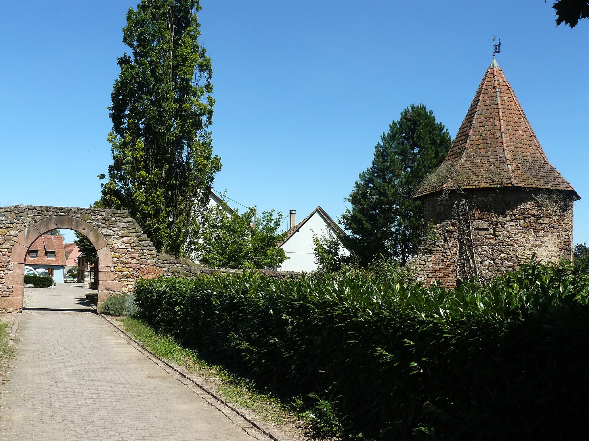 Photo showing: Tour d'enceinte (XIV-XVIe siècle)