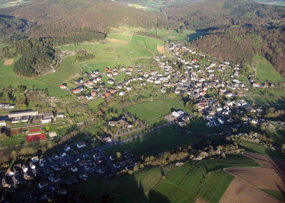 Photo showing: Luftaufnahme Obereisenhausen/Steffenberg