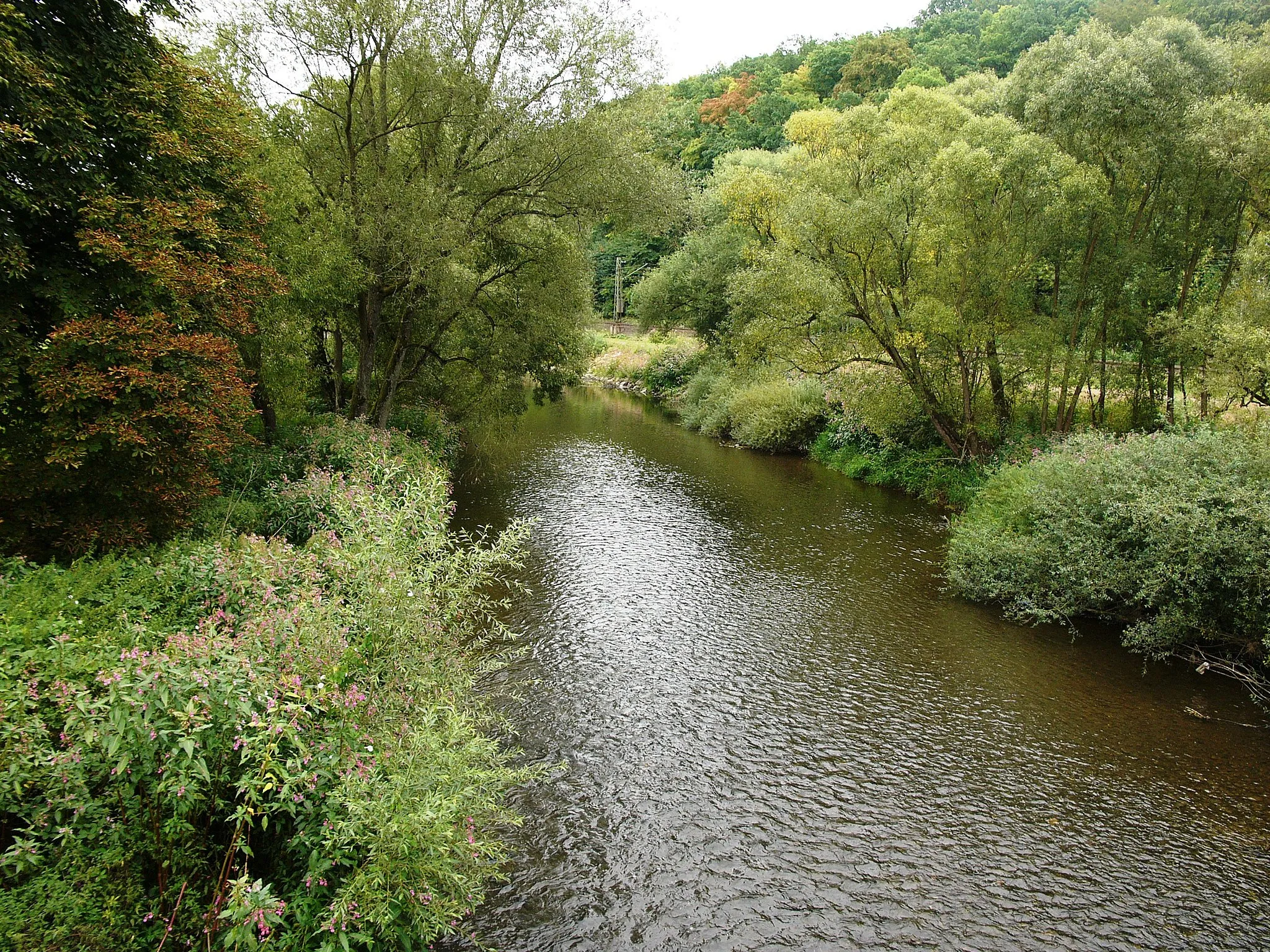 Photo showing: Die Dill zwischen Aßlar-Berghausen und Aßlar-Werdorf