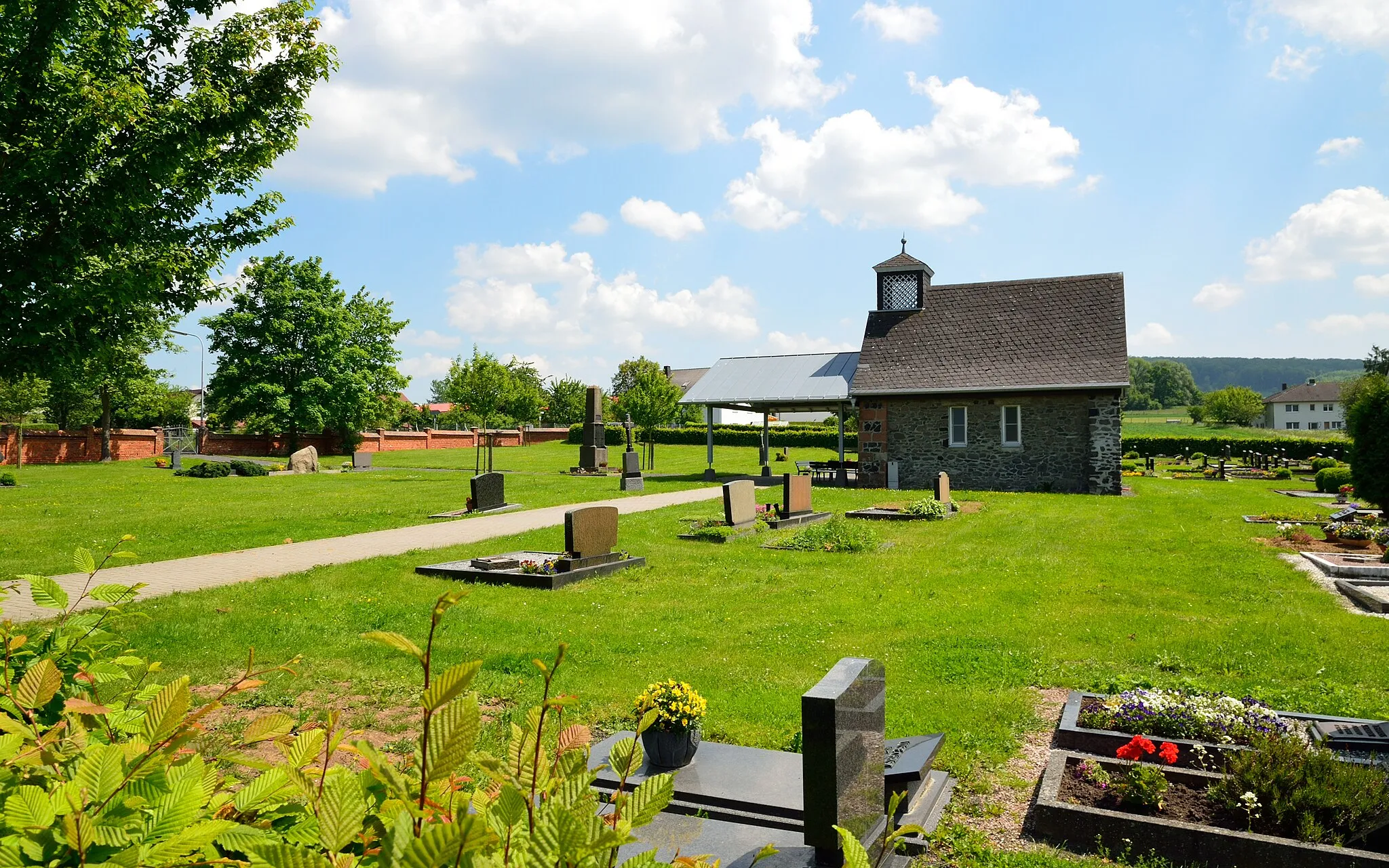 Photo showing: Der Friedhof in Hachborn