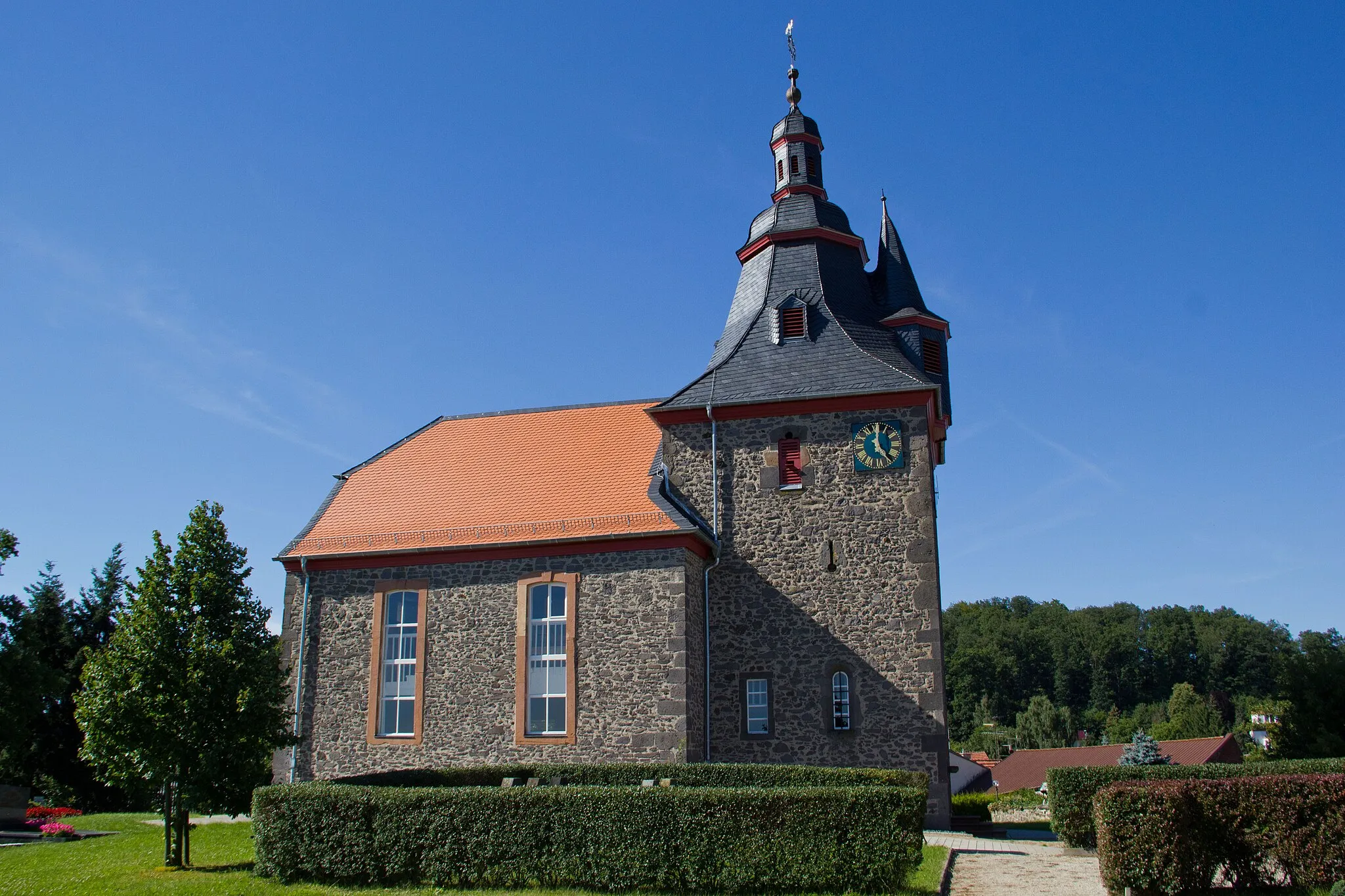Photo showing: Evangelical Church Nonnenroth. 
The solid part of the tower dates back to the 13th century, the new church was inaugurate in 1775.