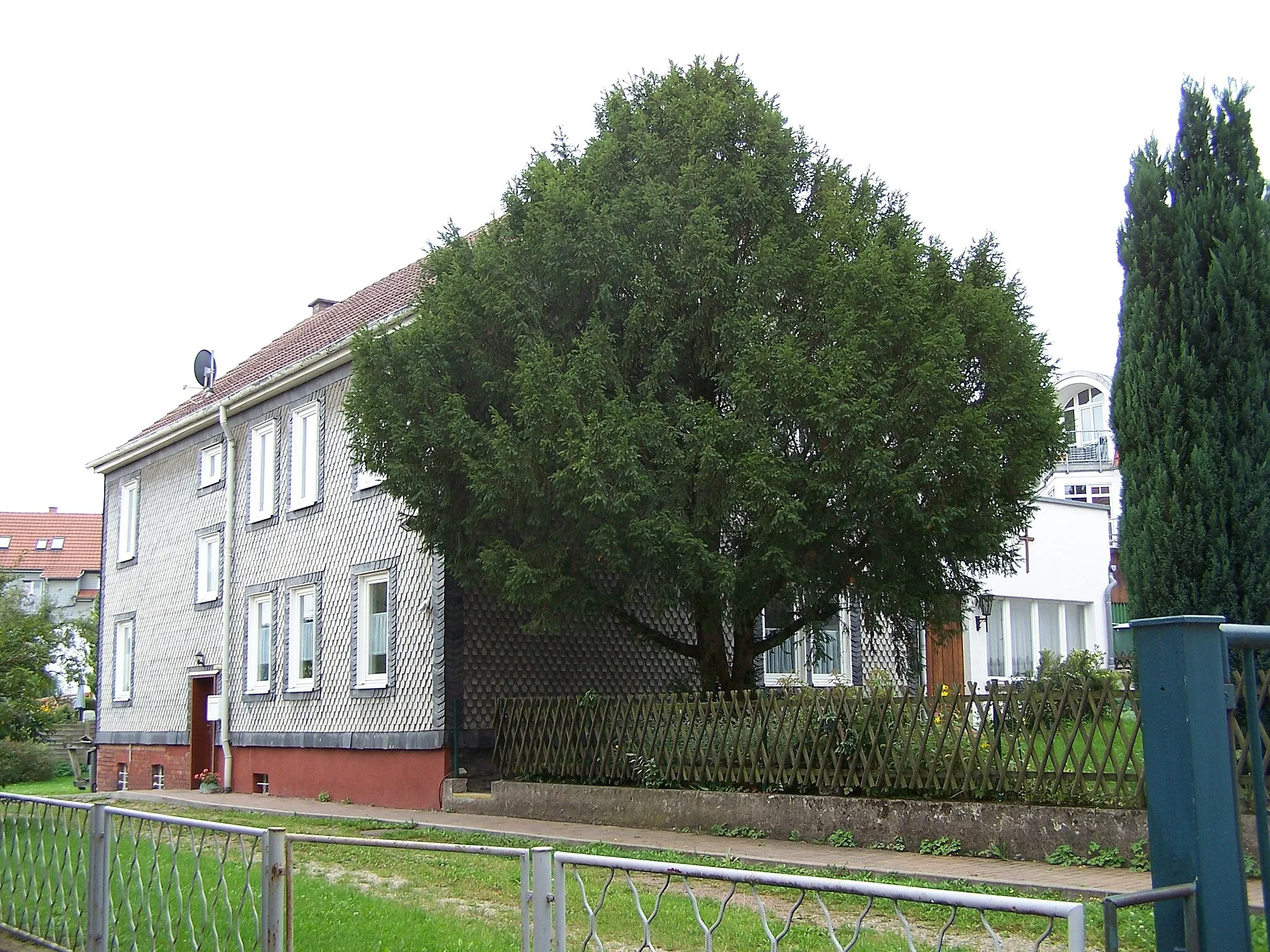 Photo showing: Das Gemeindehaus der Ev.-Luth. Michaeliskirche in Eisenach, Am Ramsberg.