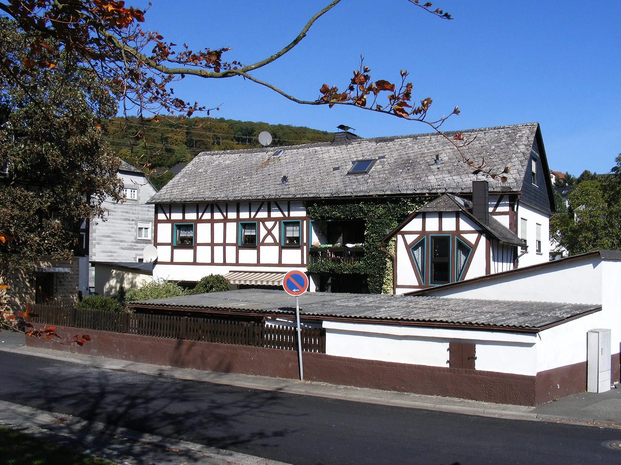 Photo showing: Greifenstein Holzhausen Lindenstrasse 4 entfernt