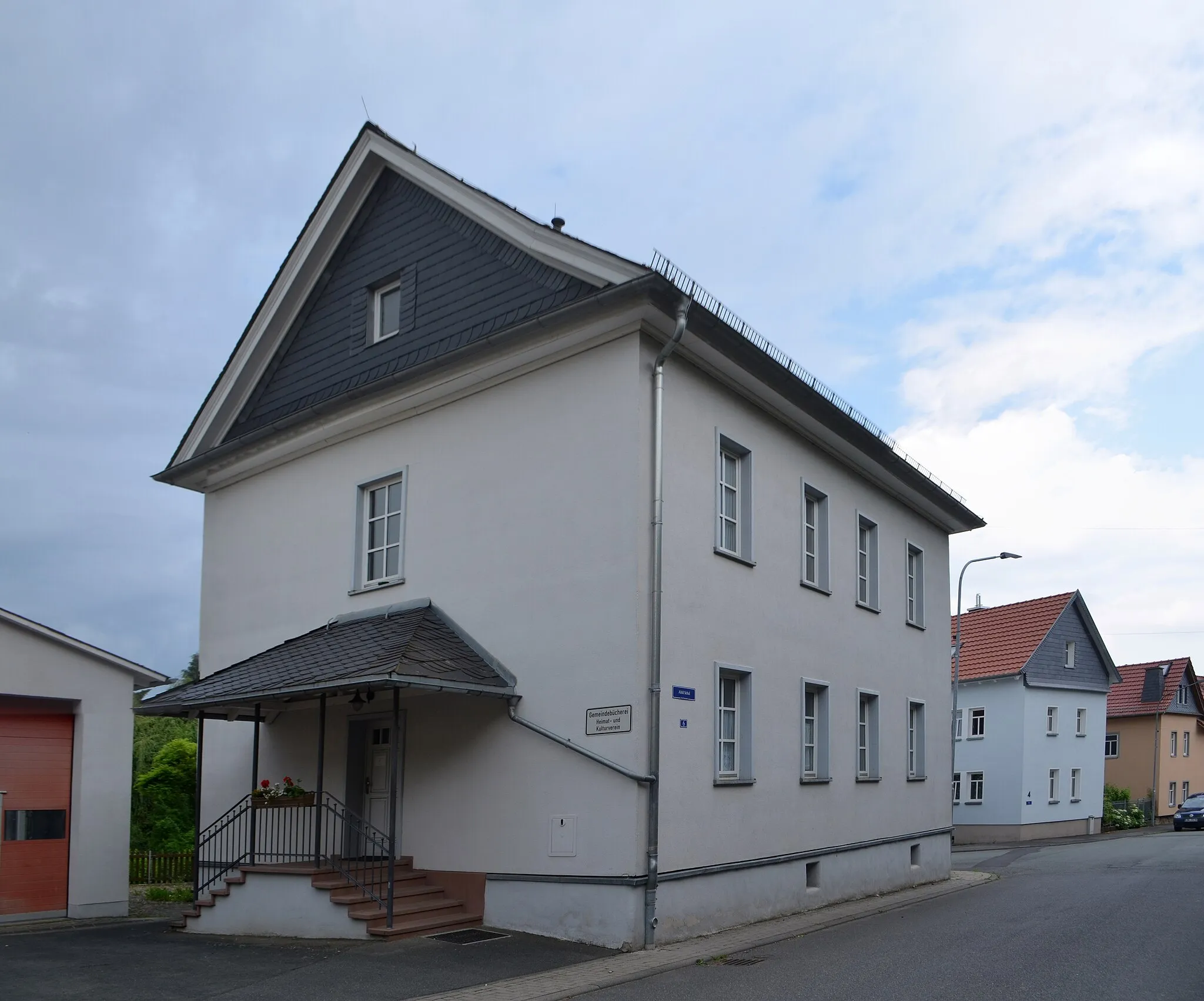 Photo showing: Niederwetz, Oberlandstraße 6, ehemalige Schule