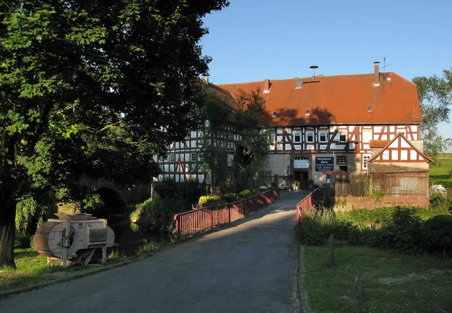 Photo showing: This is a picture of the Hessian Kulturdenkmal (cultural monument) with the ID