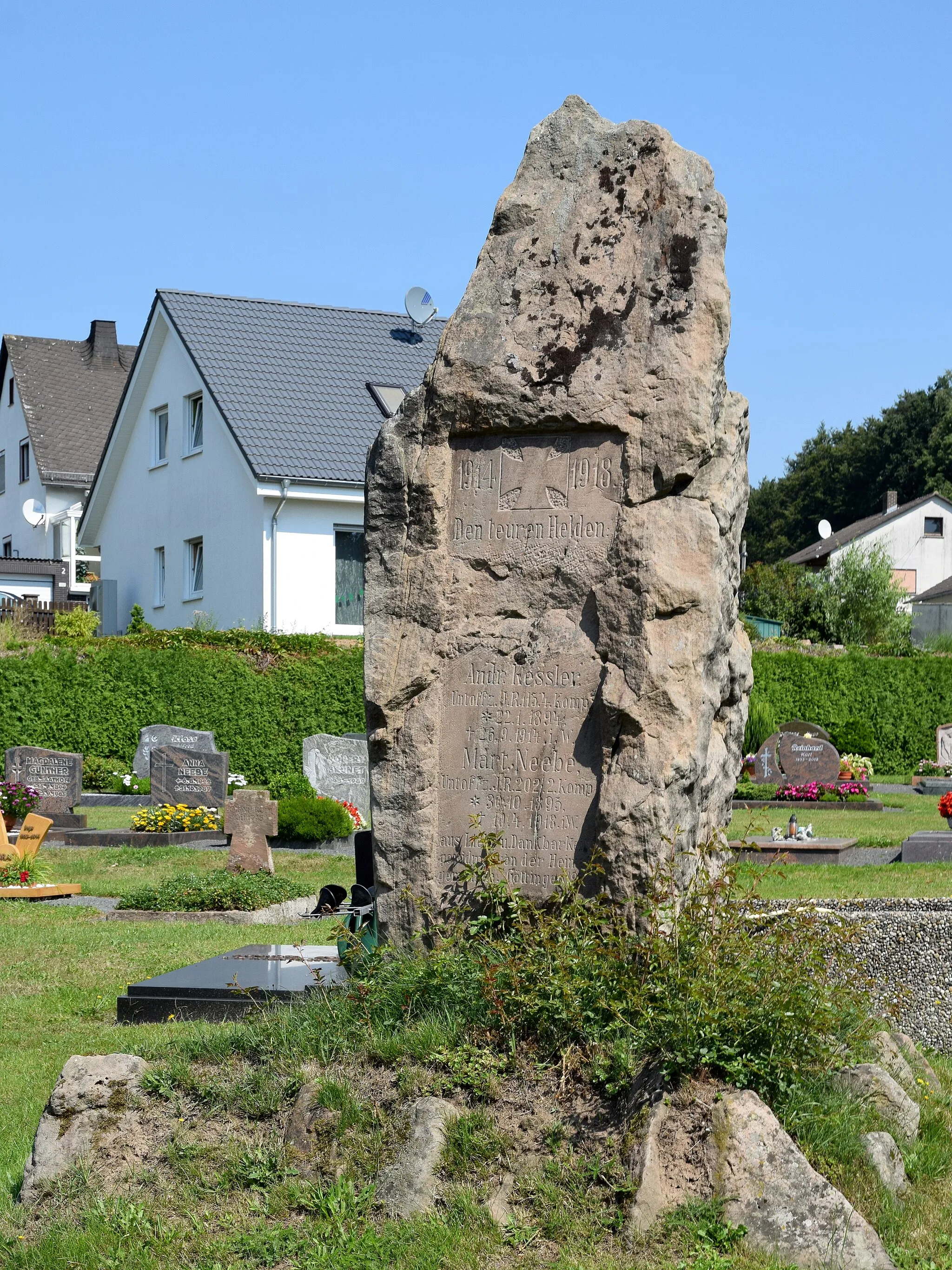 Photo showing: Grabmal Andr. Kessler und Mart. Neebe auf dem Friedhof in Göttingen (Lahntal)