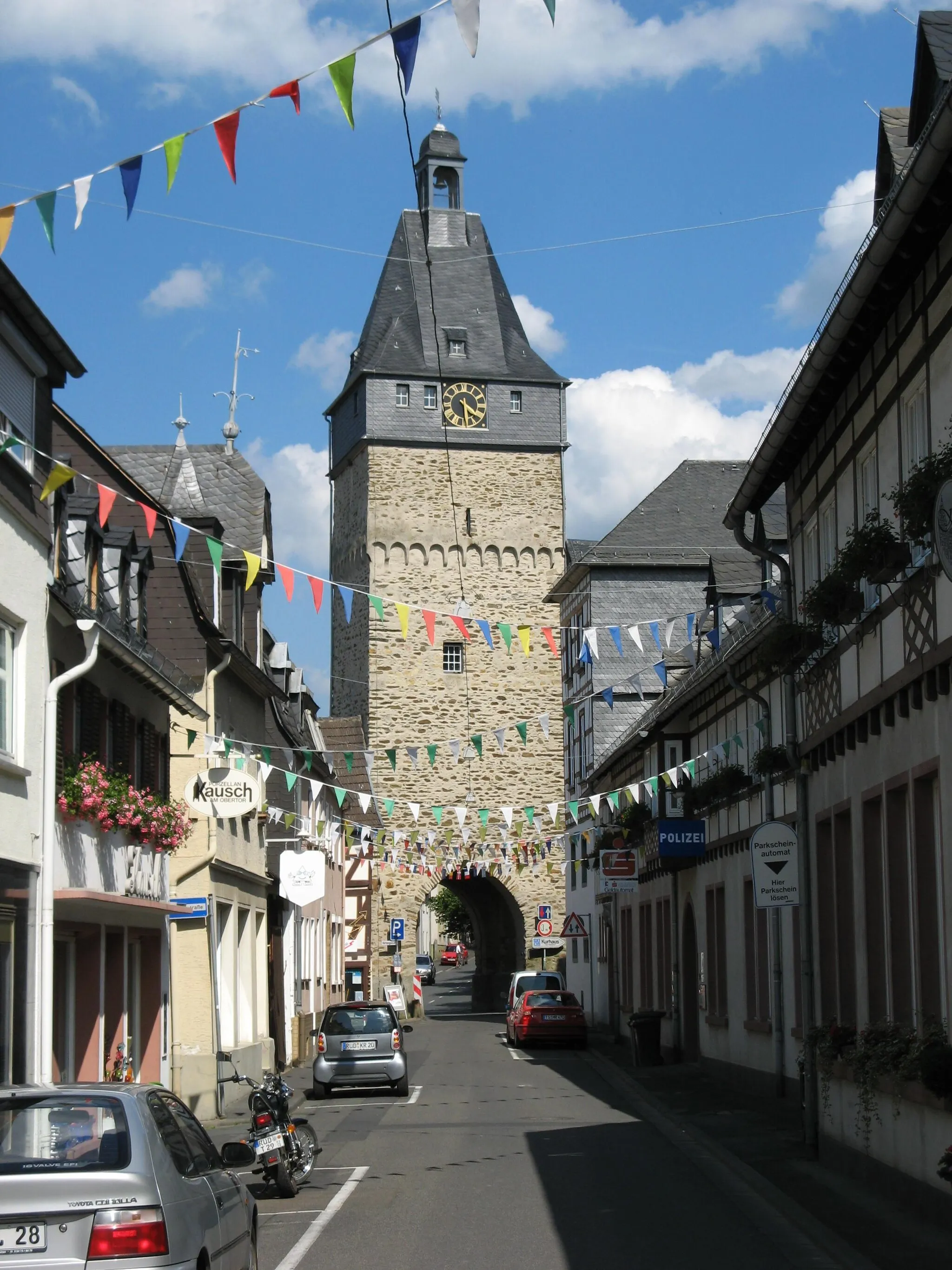 Photo showing: Das Obertor, ein historisches Stadttor von Bad Camberg aus der Altstadt heraus fotografiert