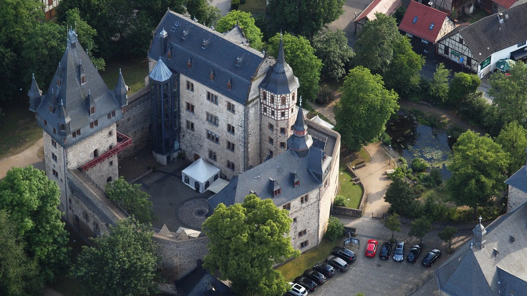 Photo showing: Schloss Romrod, Luftaufnahme (2015)