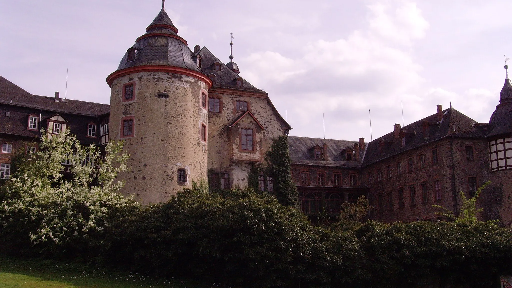 Photo showing: Schloss der Grafen zu Solms-Laubach, Laubach (Hessen), vom Schlosspark gesehen