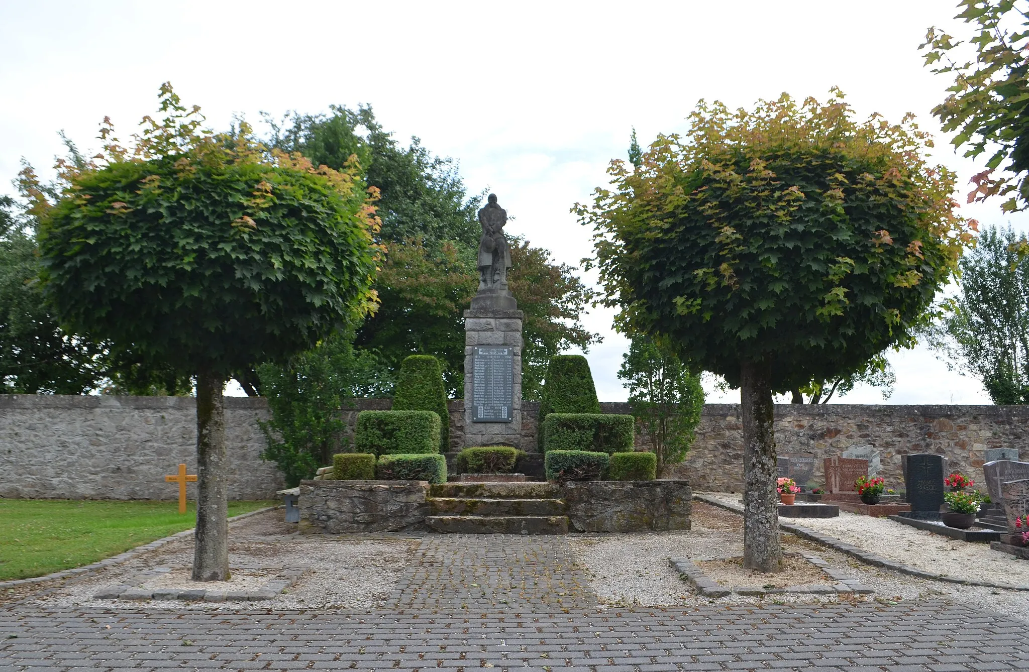 Photo showing: Heistenbach, Kriegerdenkmal