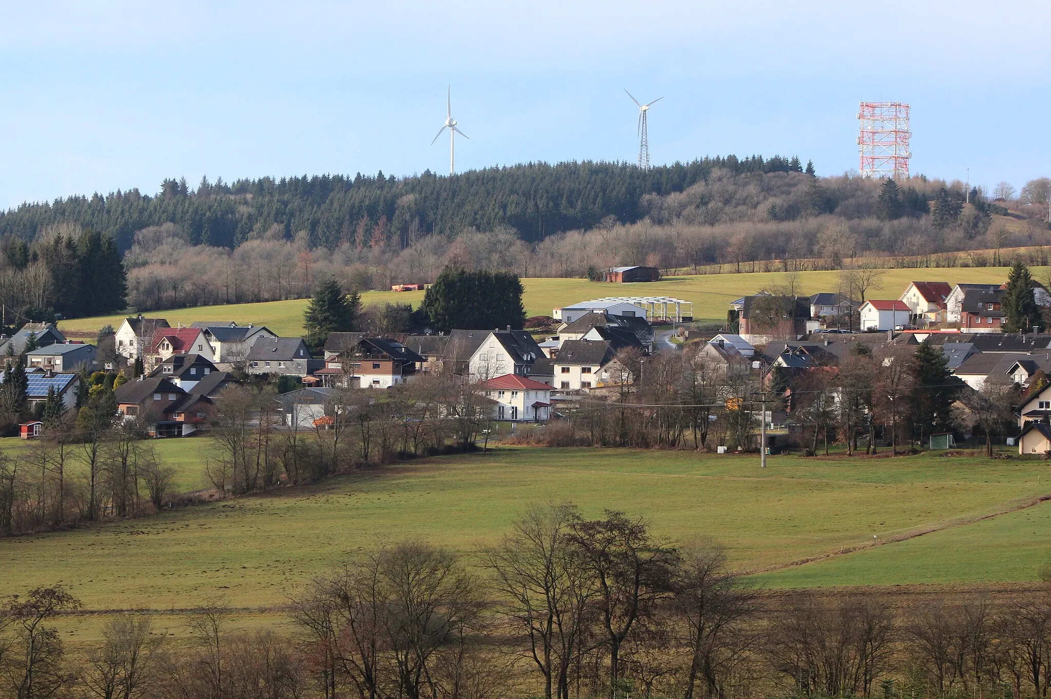 Photo showing: Bretthausen, Westerwald, Rheinland-Pfalz, im Hintergrund der Salzburger Kopf