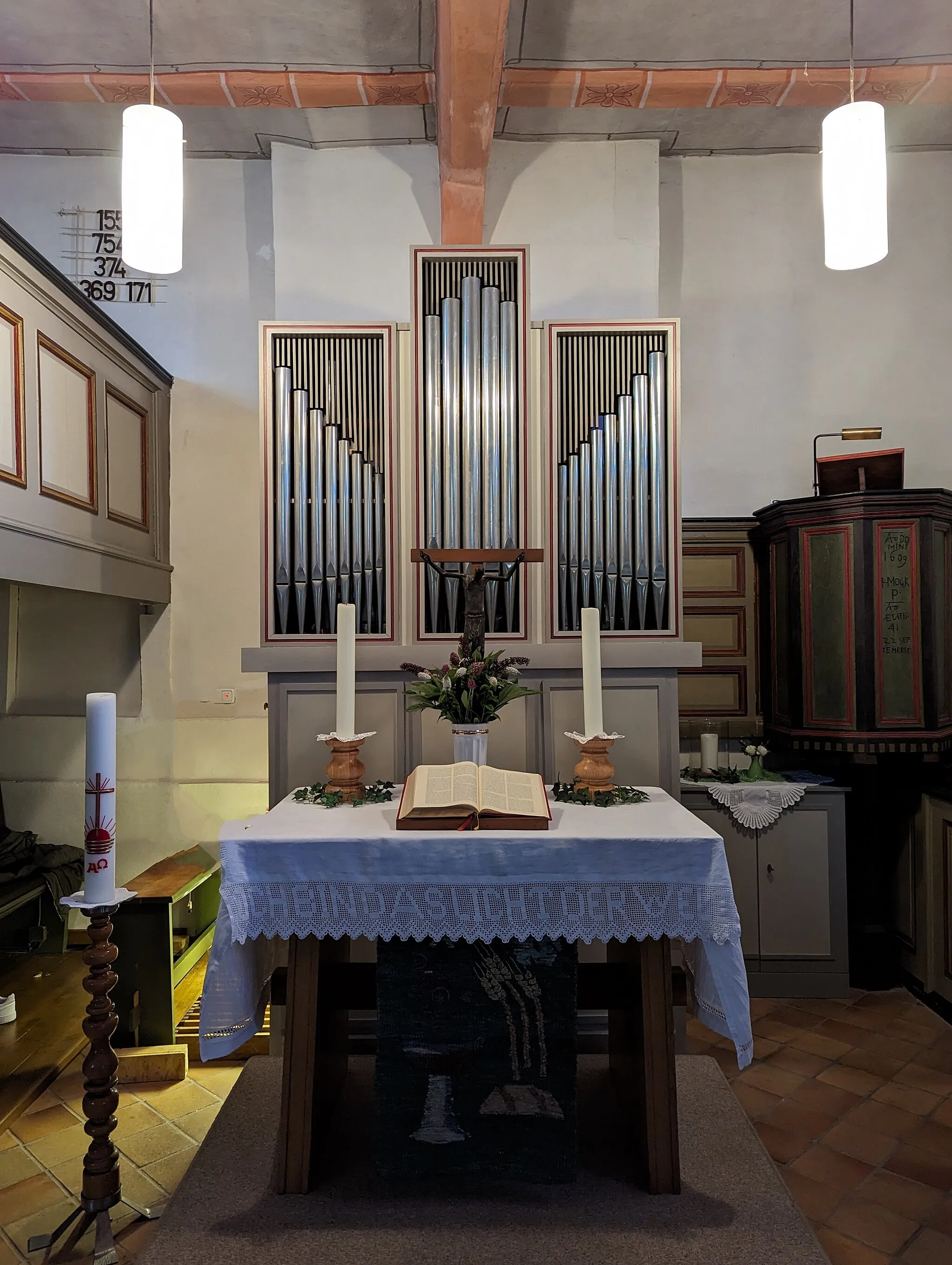 Photo showing: Zu sehen ist die 1961 in der Evangelischen Kirche von Rennertehausen (Allendorf/Eder) aufgestellte Orgel von Wolfgang Böttner.